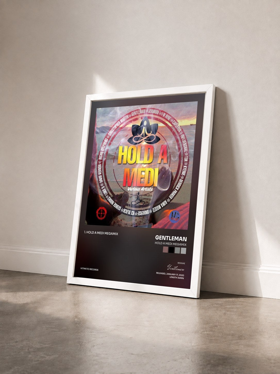 #blanc Tableau de l'album Hold a Medi Megamix de Gentleman vu de trois quarts, cadre blanc
