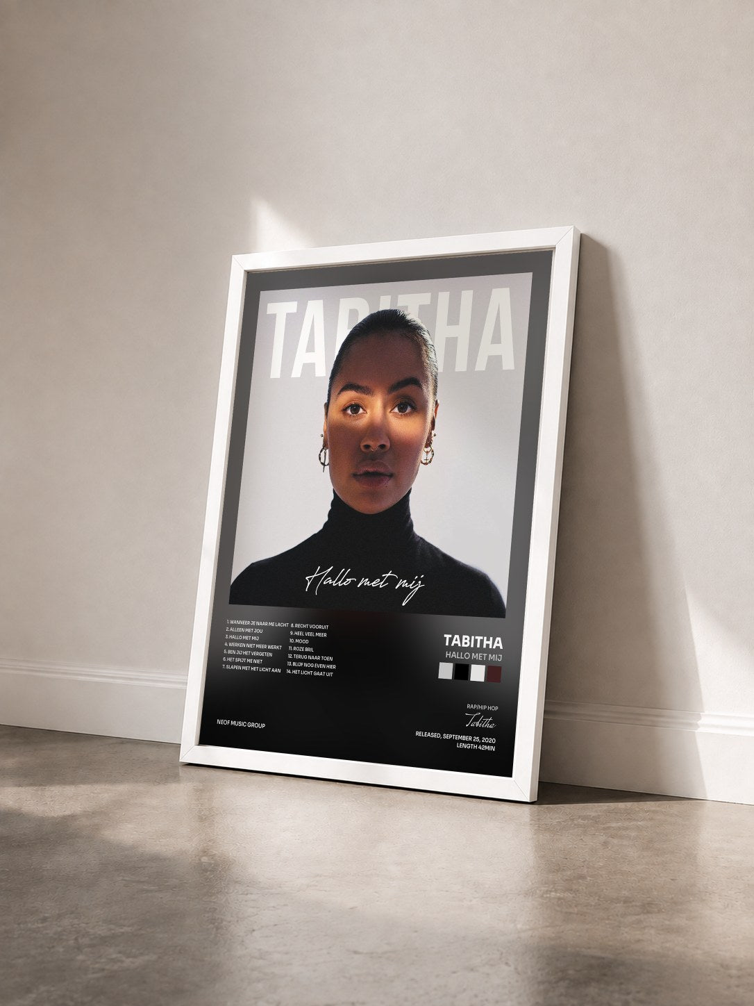 #blanc Tableau de l'album Hallo Met Mij de Tabitha vu de trois quarts, cadre blanc
