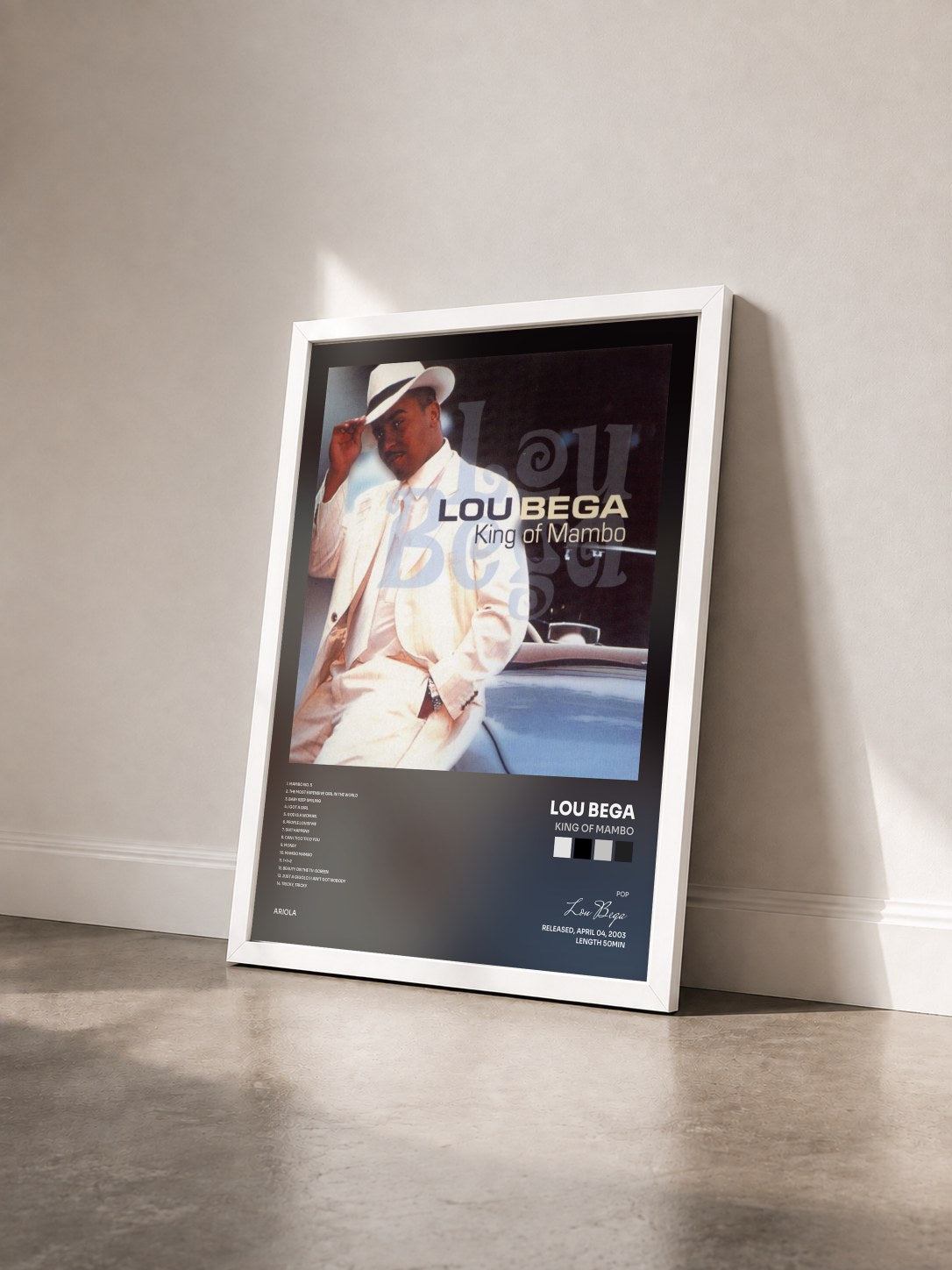 #blanc Tableau de l'album King Of Mambo de Lou Bega vu de trois quarts, cadre blanc