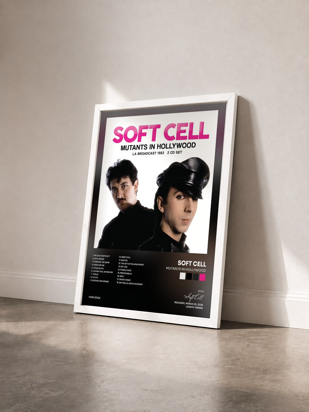 #blanc Tableau de l'album Mutants In Hollywood de Soft Cell vu de trois quarts, cadre blanc