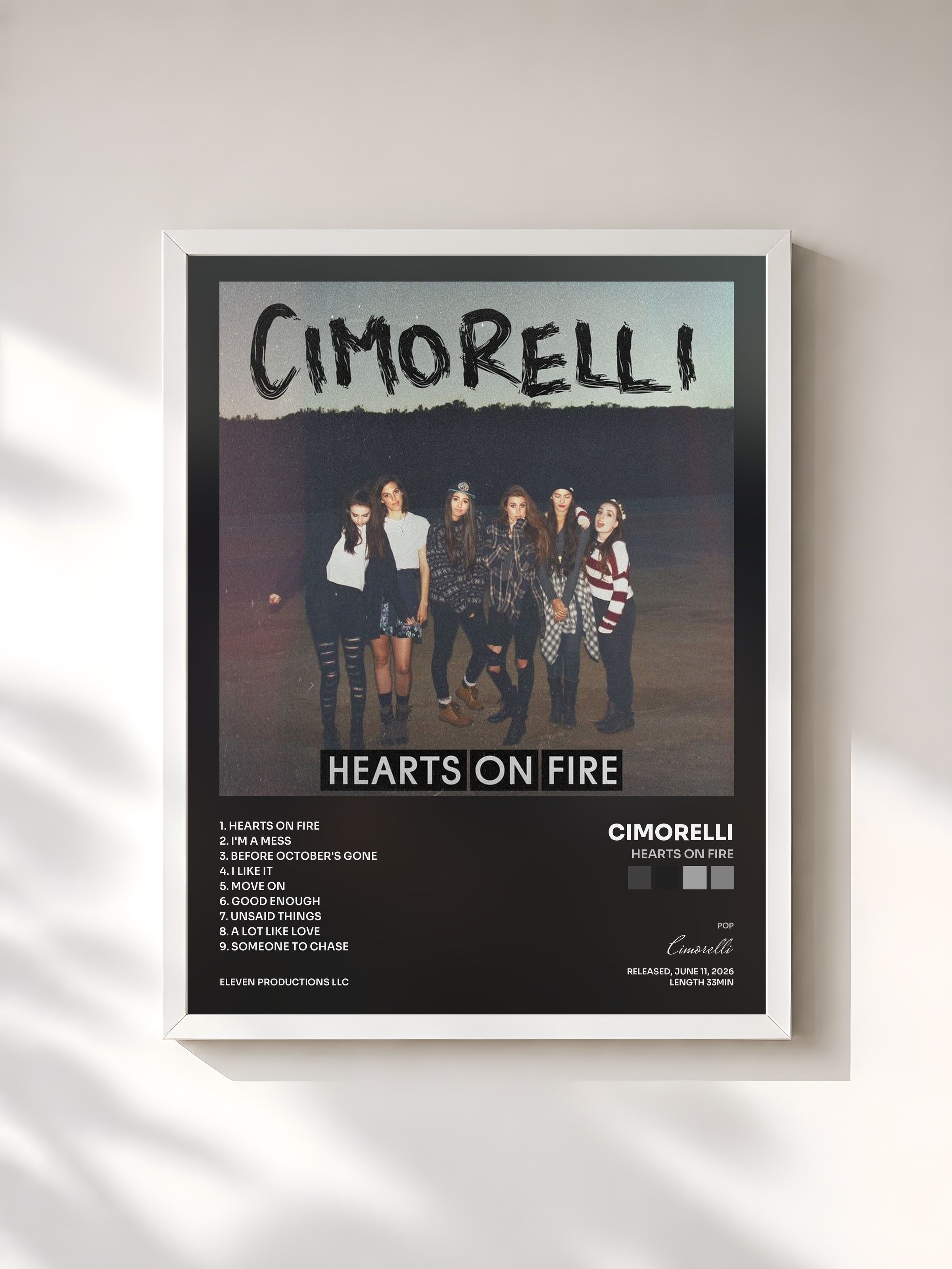 #blanc Tableau de l'album Hearts on Fire de Cimorelli, cadre blanc, imprimé et encadré en France
