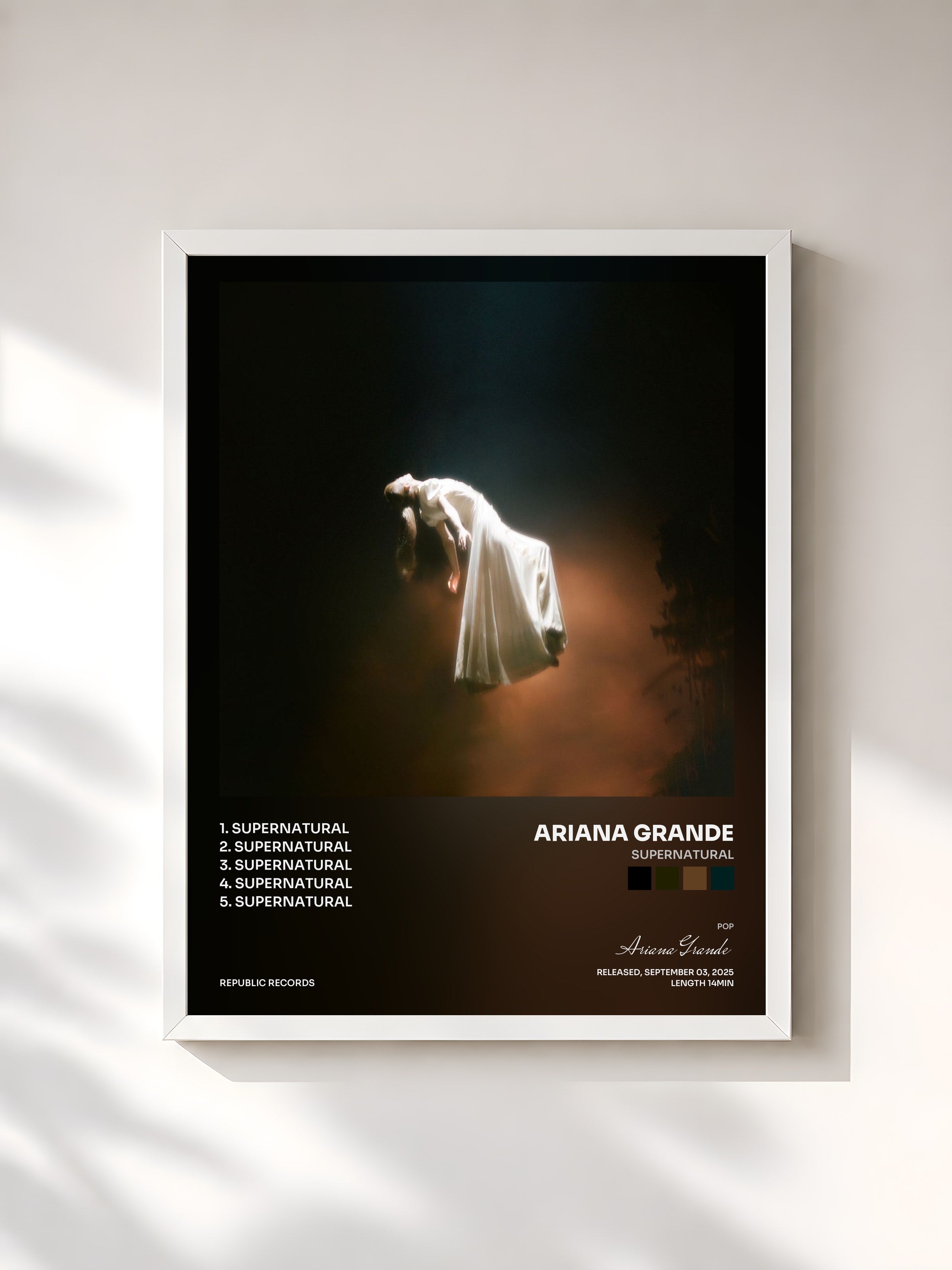 #blanc Tableau de l'album supernatural de Ariana Grande, cadre blanc, imprimé et encadré en France