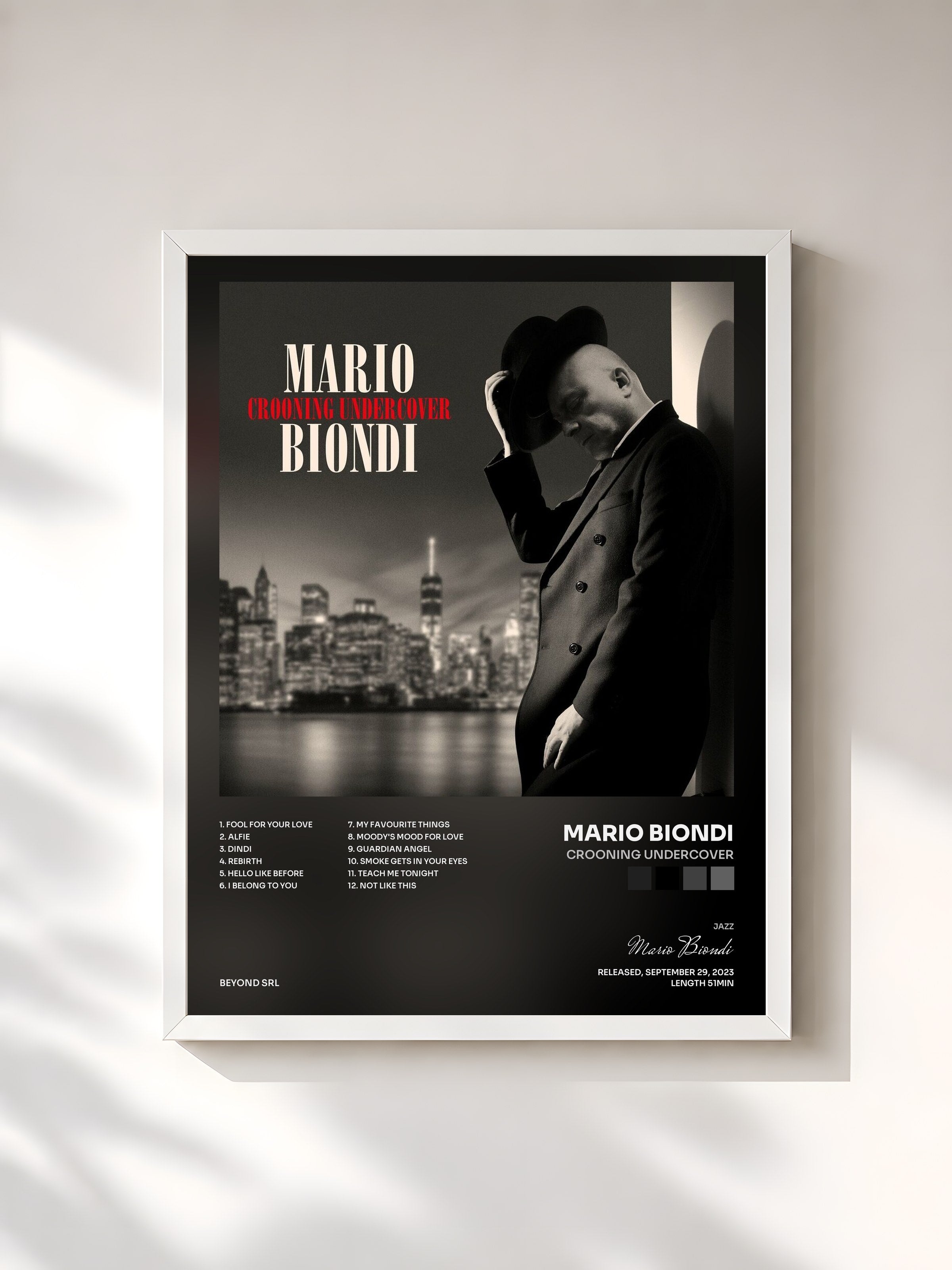 #blanc Tableau de l'album Crooning Undercover de Mario Biondi, cadre blanc, imprimé et encadré en France