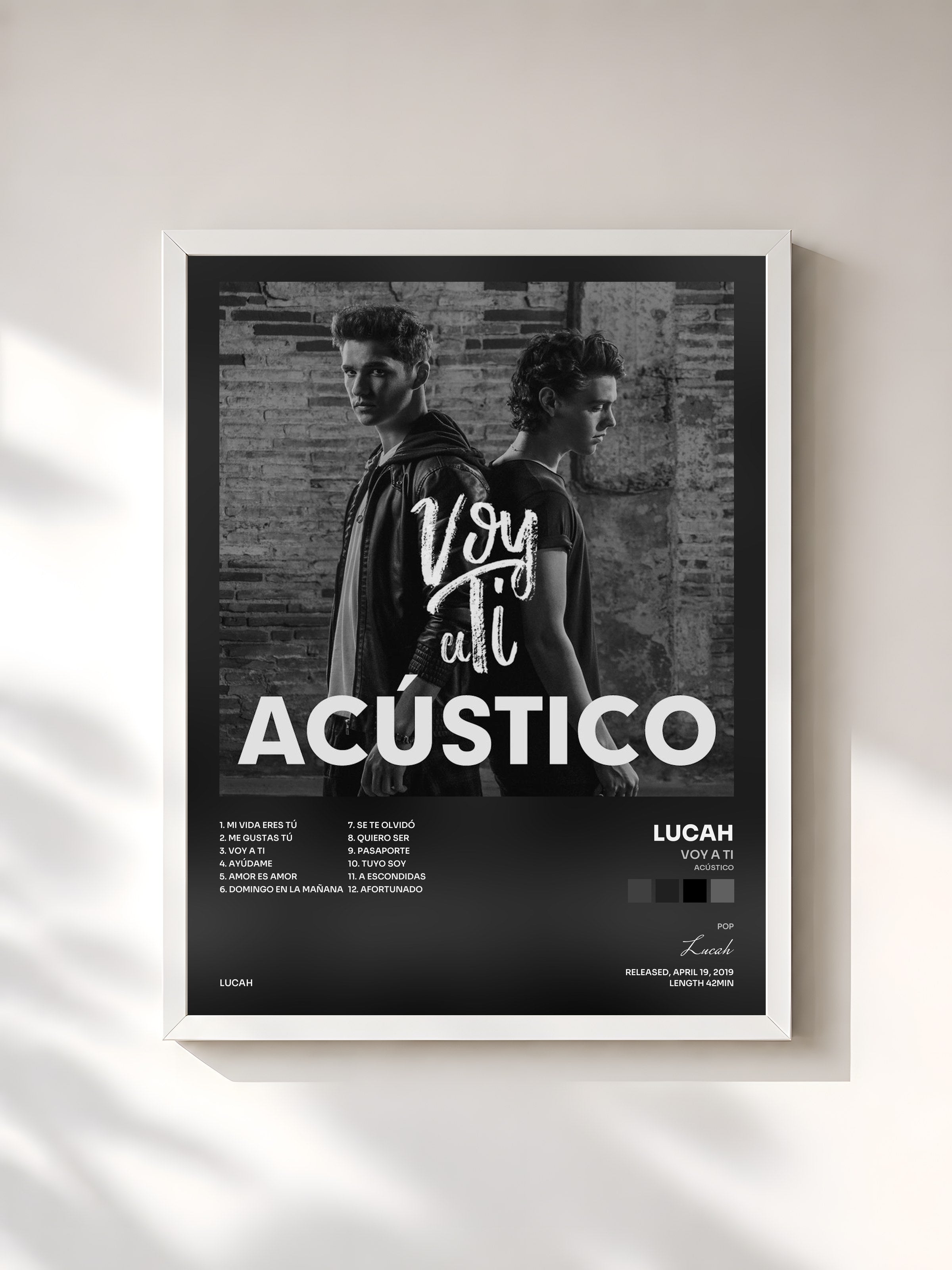 #blanc Tableau de l'album Voy a Ti (Acústico) de Lucah, cadre blanc, imprimé et encadré en France