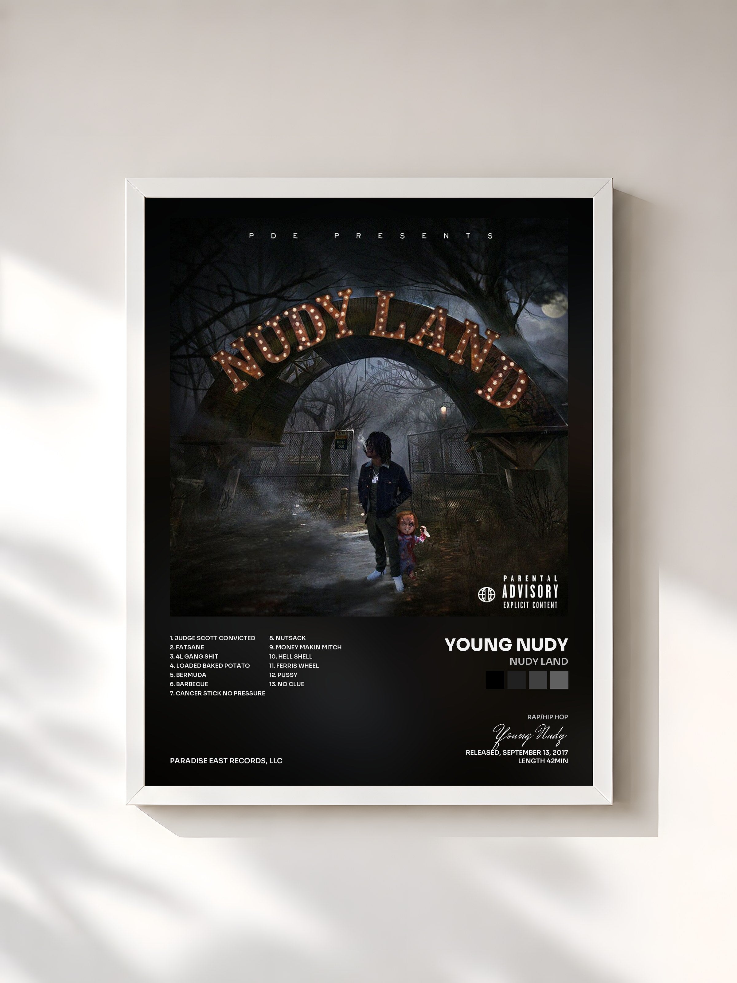 #blanc Tableau de l'album Nudy Land de Young Nudy, cadre blanc, imprimé et encadré en France