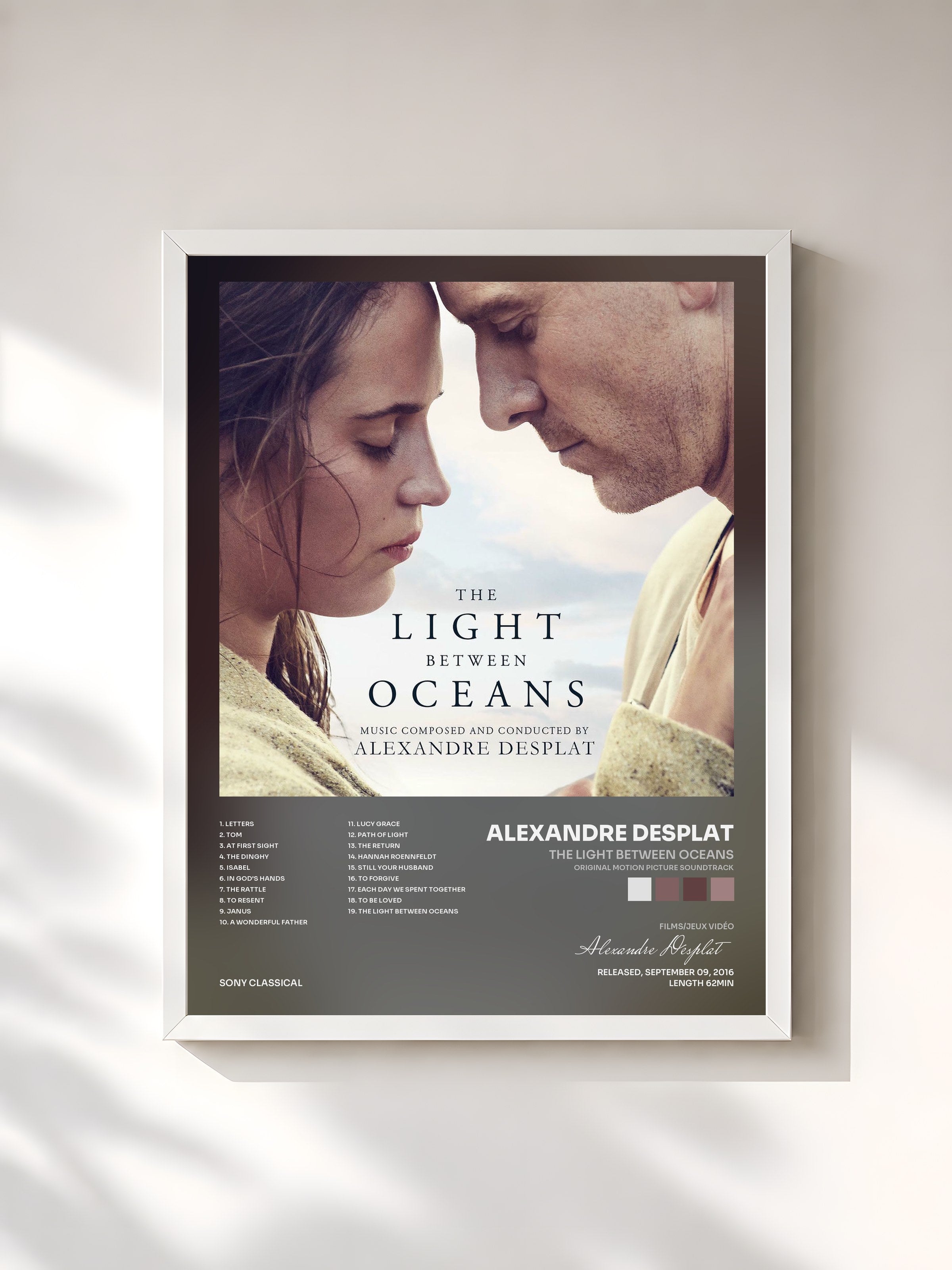 #blanc Tableau de l'album The Light Between Oceans (Original Motion Picture Soundtrack) de Alexandre Desplat, cadre blanc, imprimé et encadré en France