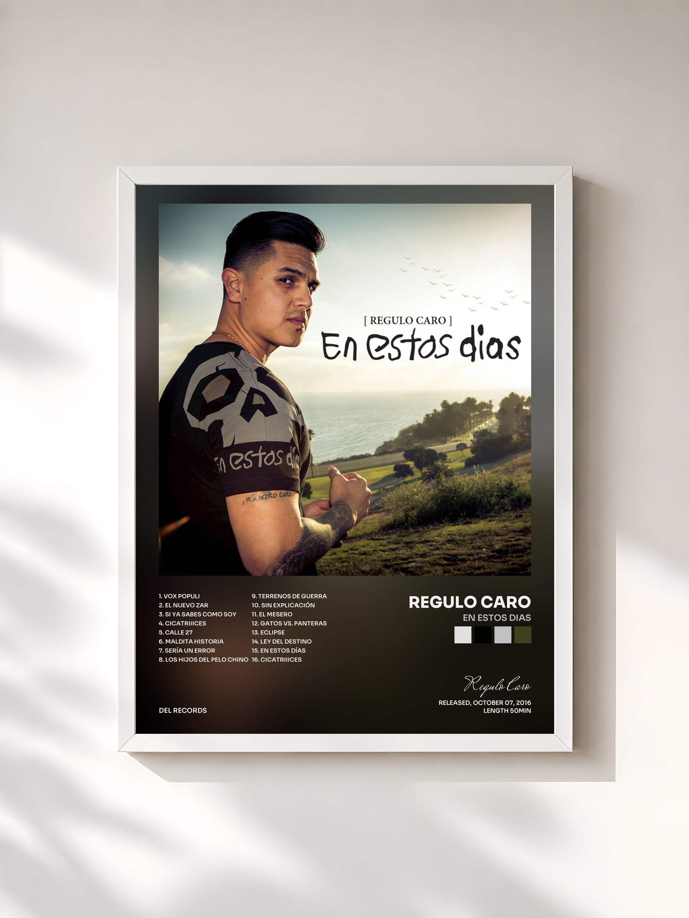#blanc Tableau de l'album En Estos Dias de Regulo Caro, cadre blanc, imprimé et encadré en France