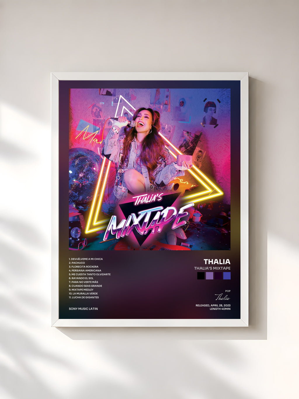 #blanc Tableau de l'album Thalia's Mixtape de Thalia, cadre blanc, imprimé et encadré en France