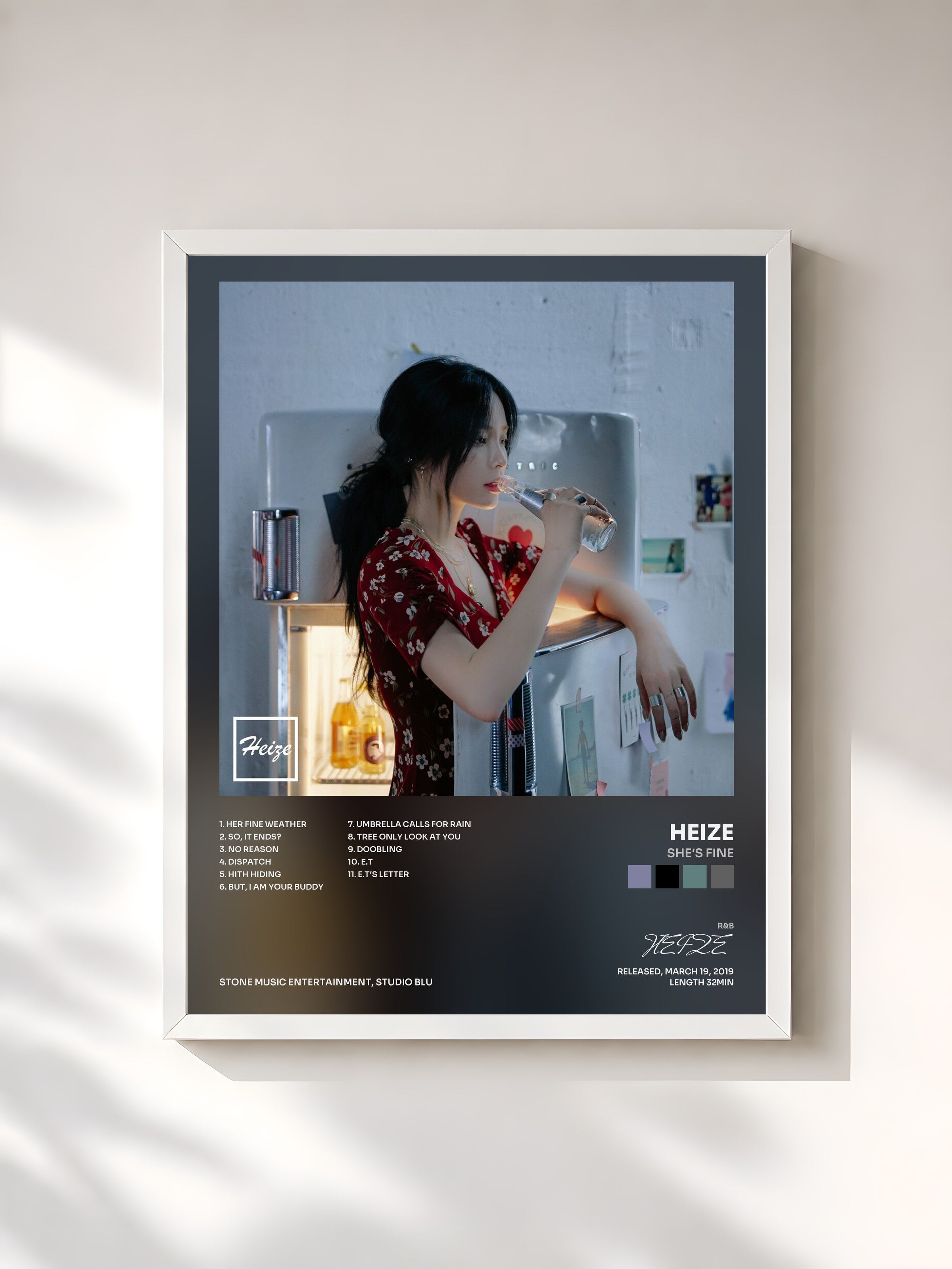 #blanc Tableau de l'album She′s Fine de HEIZE, cadre blanc, imprimé et encadré en France