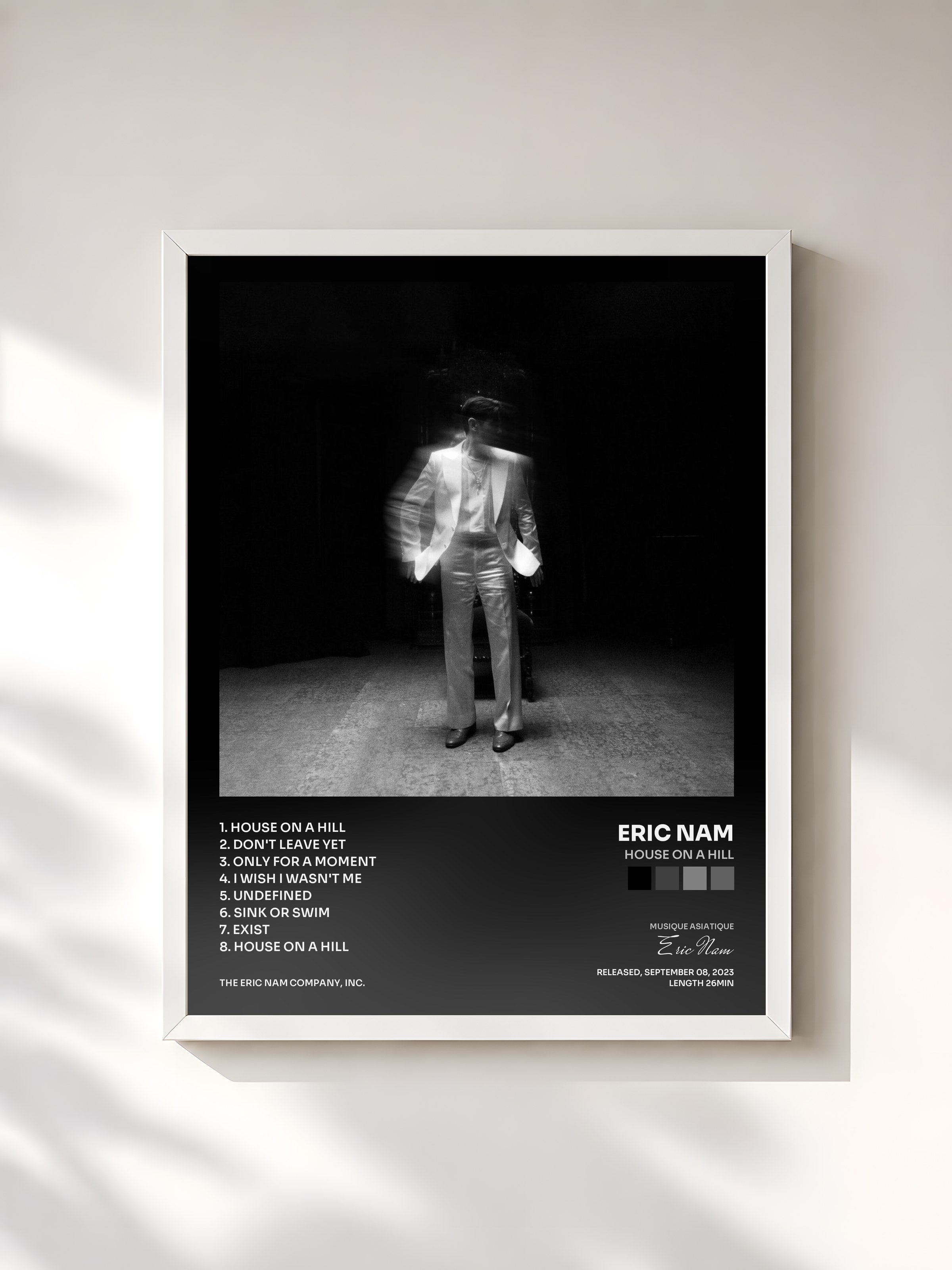 #blanc Tableau de l'album House on a Hill de Eric Nam, cadre blanc, imprimé et encadré en France
