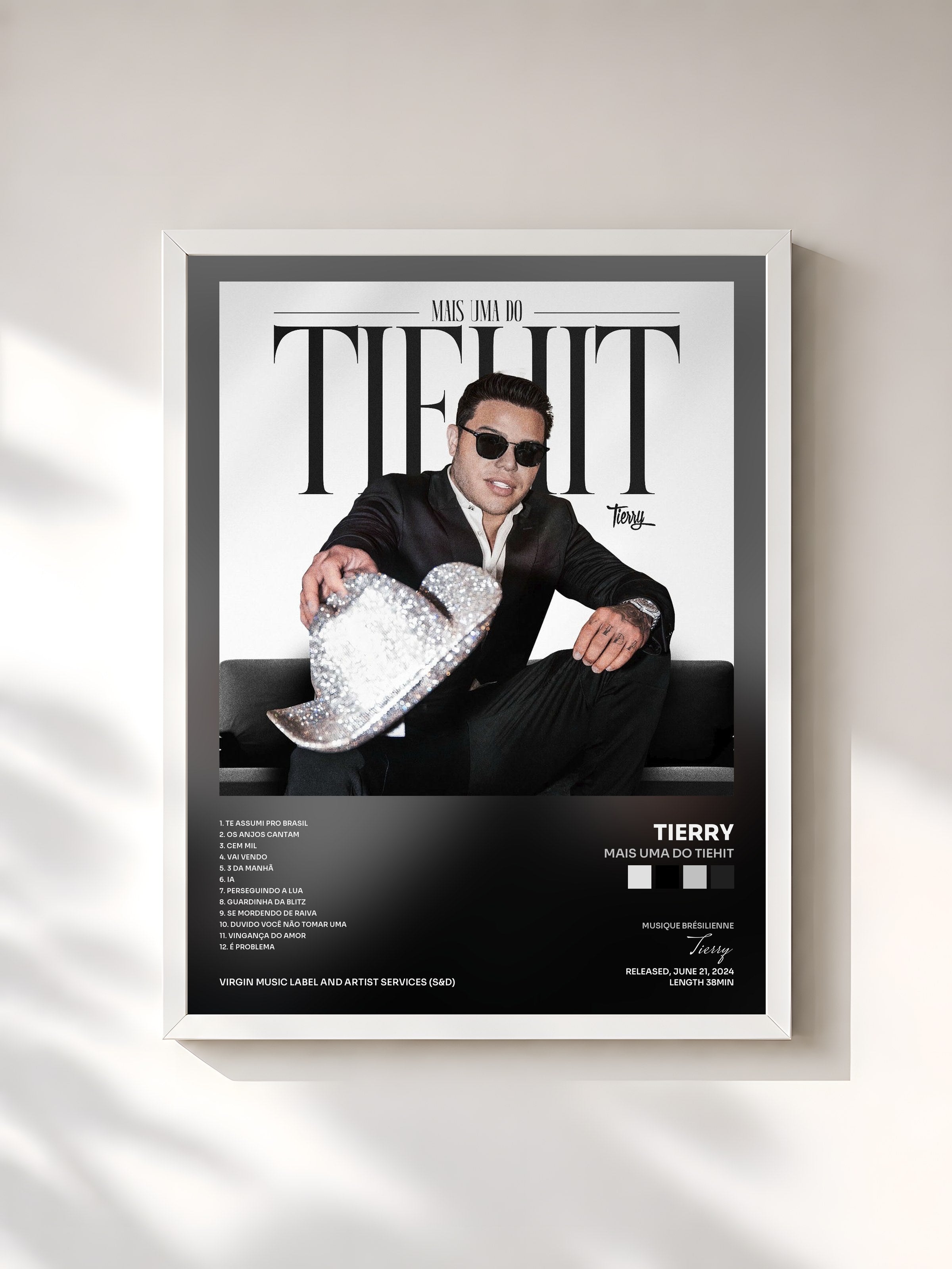 #blanc Tableau de l'album Mais Uma Do TieHIT de Tierry, cadre blanc, imprimé et encadré en France