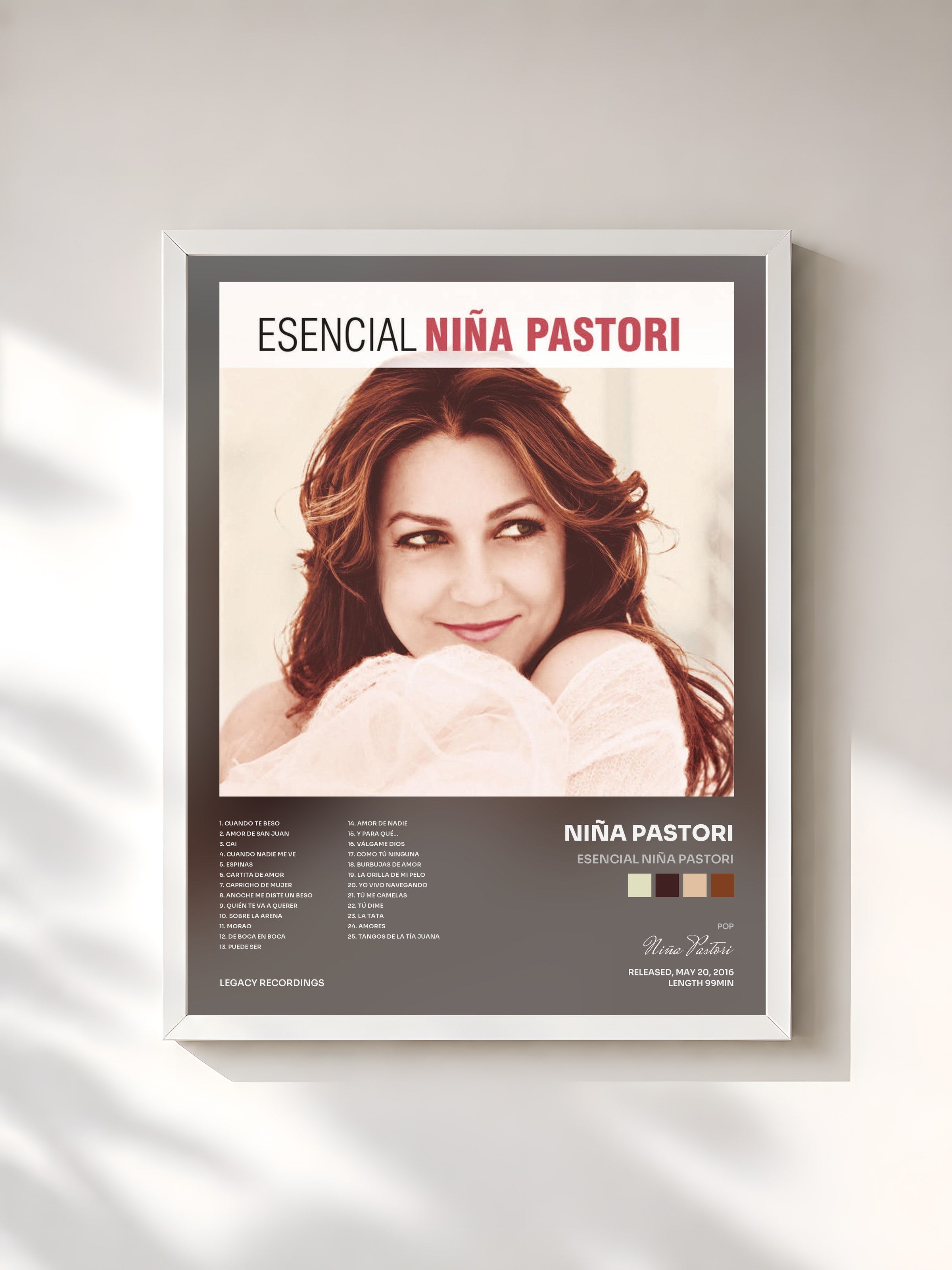 #blanc Tableau de l'album Esencial Niña Pastori de Niña Pastori, cadre blanc, imprimé et encadré en France