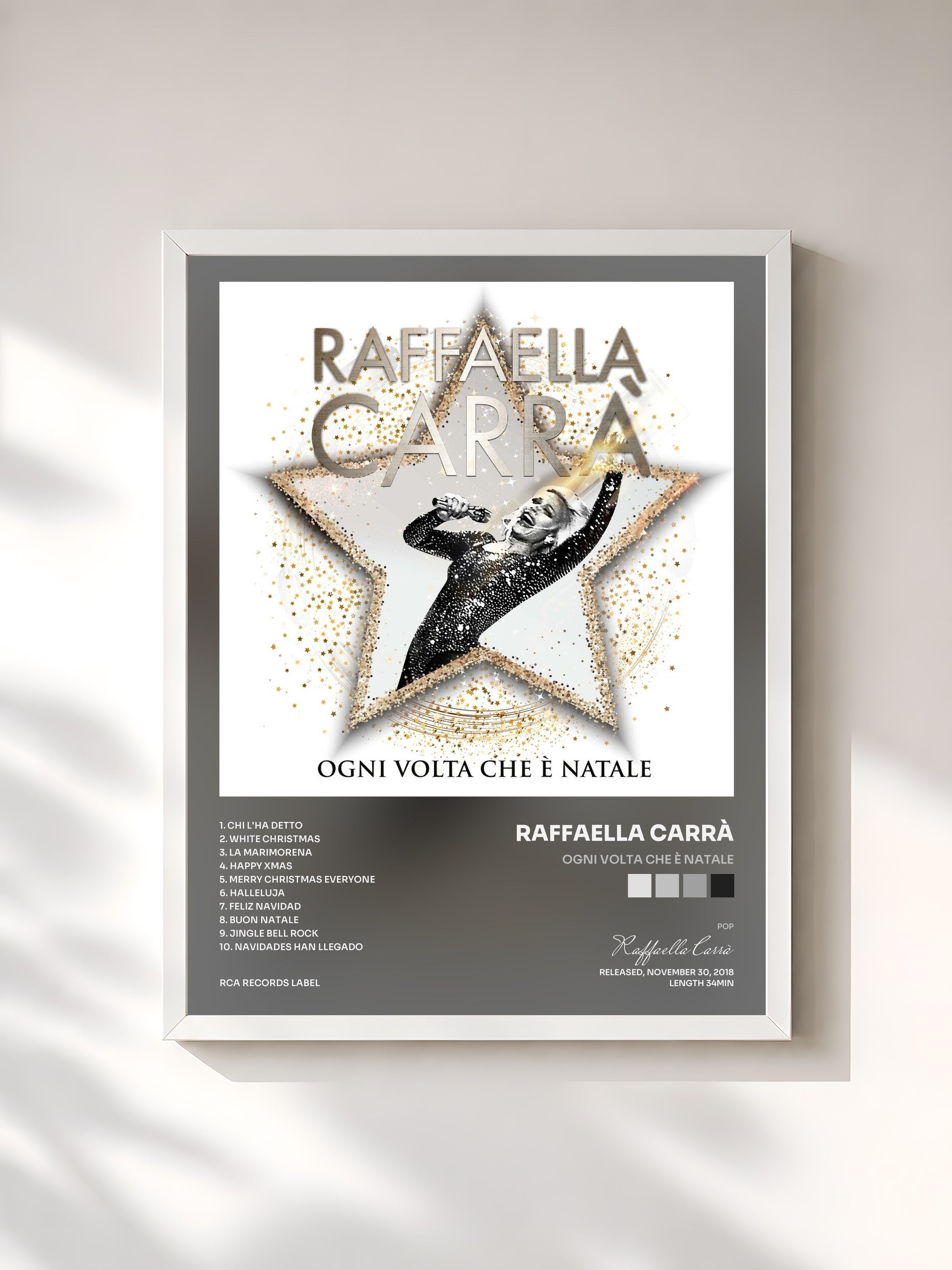 #blanc Tableau de l'album Ogni volta che è Natale de Raffaella Carrà, cadre blanc, imprimé et encadré en France