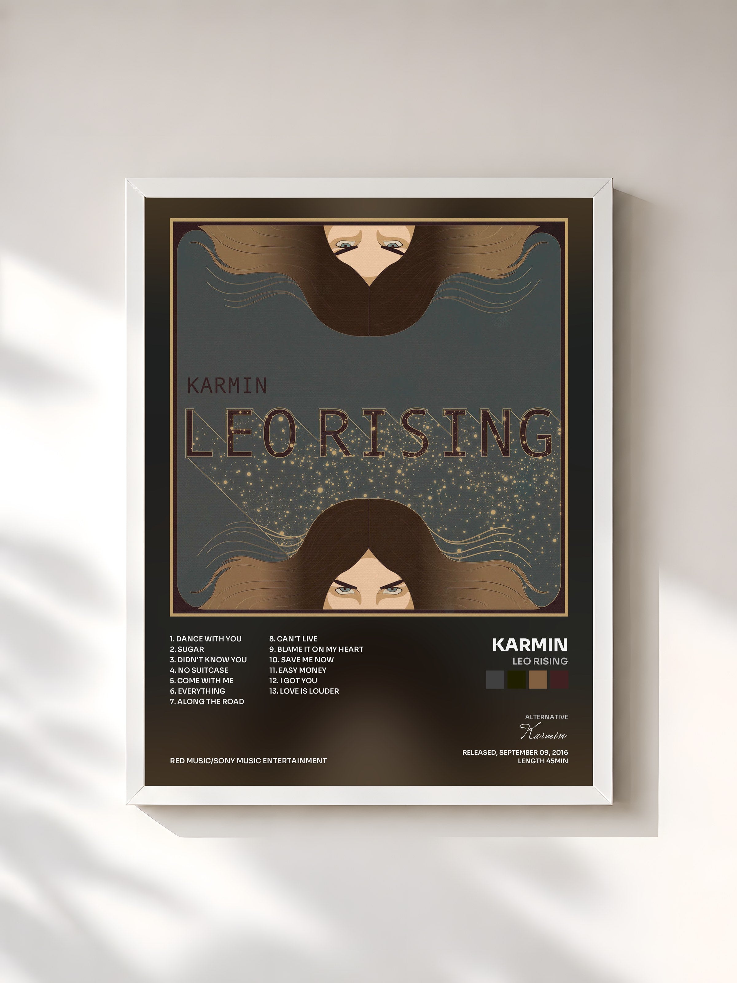 #blanc Tableau de l'album Leo Rising de Karmin, cadre blanc, imprimé et encadré en France