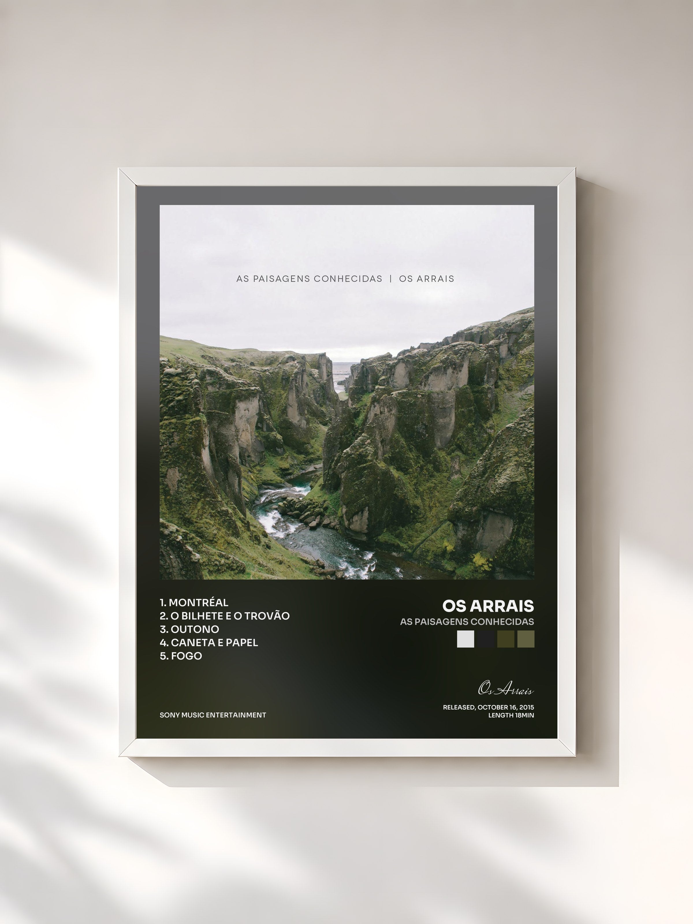 #blanc Tableau de l'album As Paisagens Conhecidas de Os Arrais, cadre blanc, imprimé et encadré en France