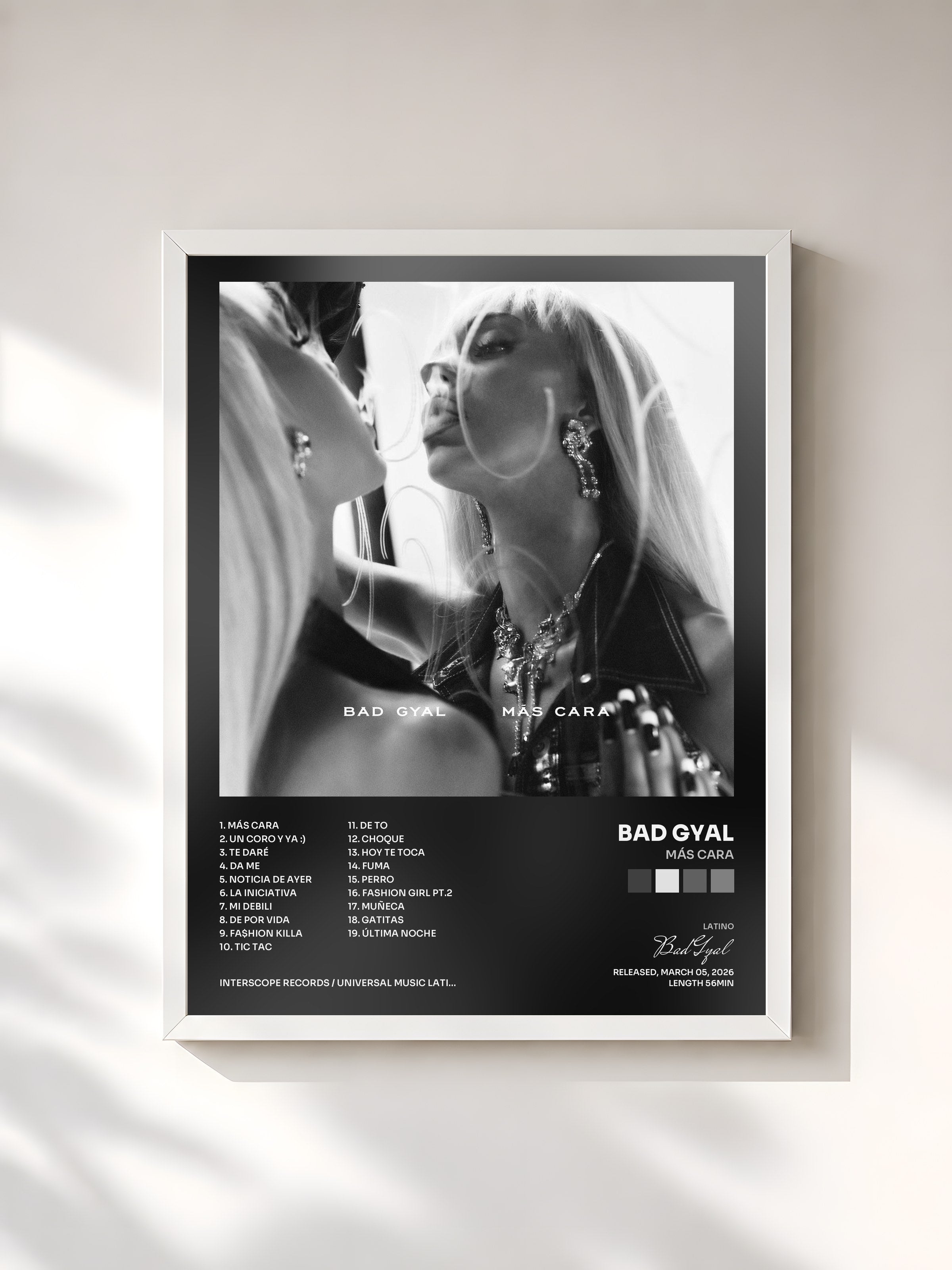 #blanc Tableau de l'album Más Cara de Bad Gyal, cadre blanc, imprimé et encadré en France