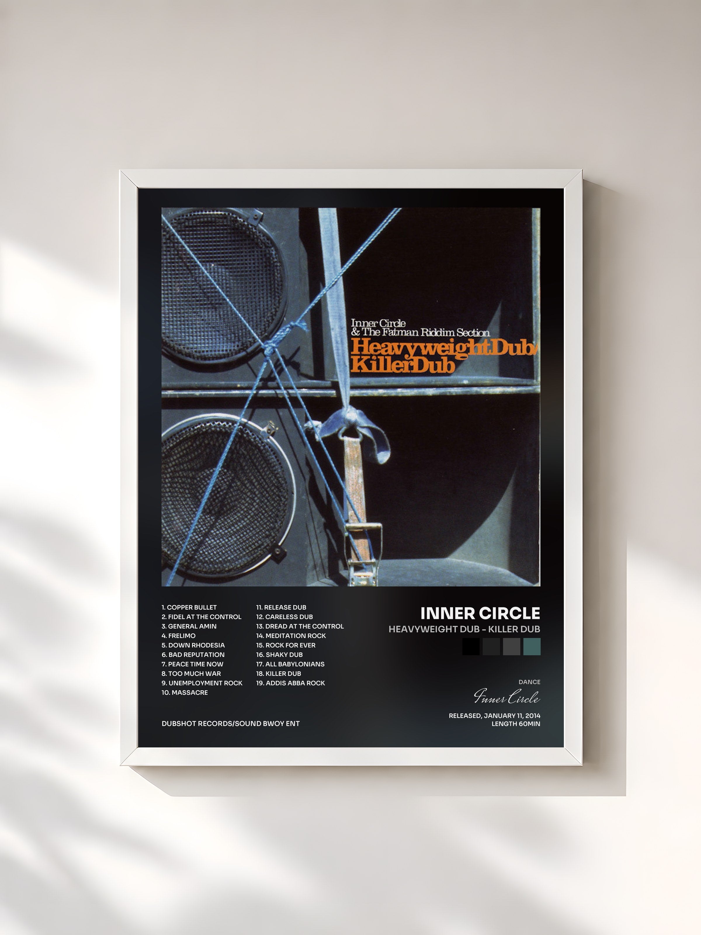 #blanc Tableau de l'album Heavyweight Dub - Killer Dub de Inner Circle, cadre blanc, imprimé et encadré en France