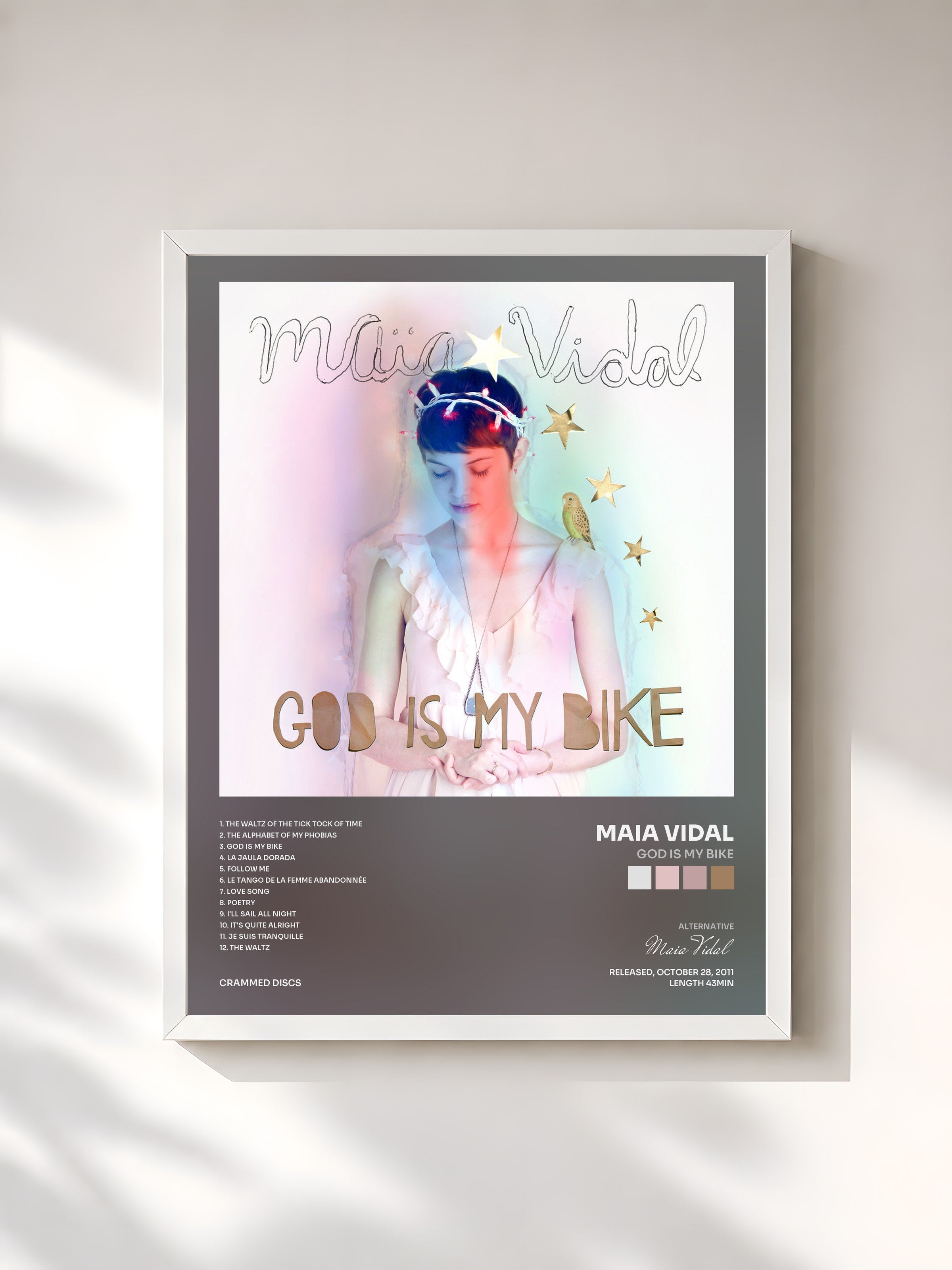 #blanc Tableau de l'album God Is My Bike de Maia Vidal, cadre blanc, imprimé et encadré en France