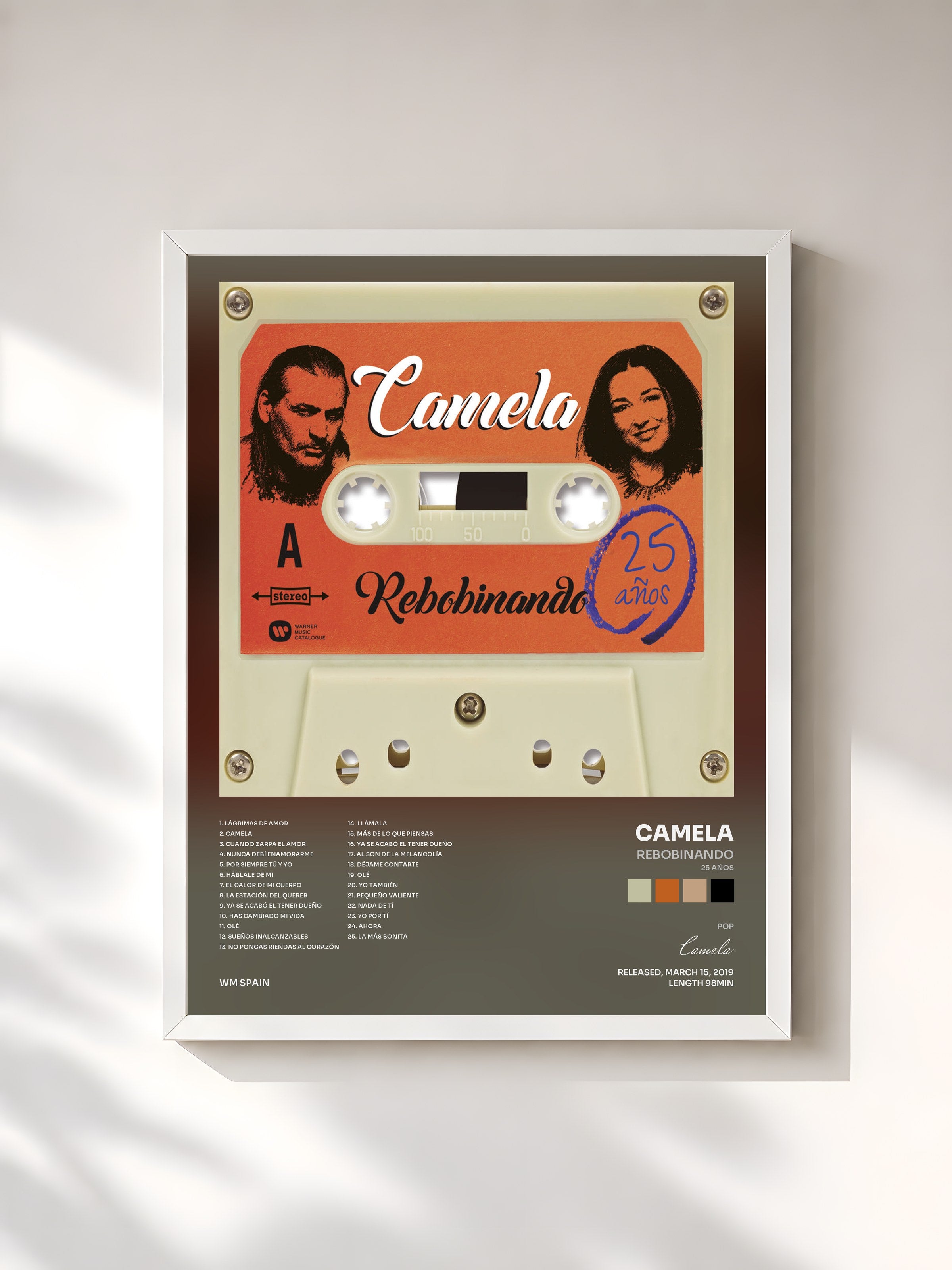 #blanc Tableau de l'album Rebobinando (25 Años) de Camela, cadre blanc, imprimé et encadré en France