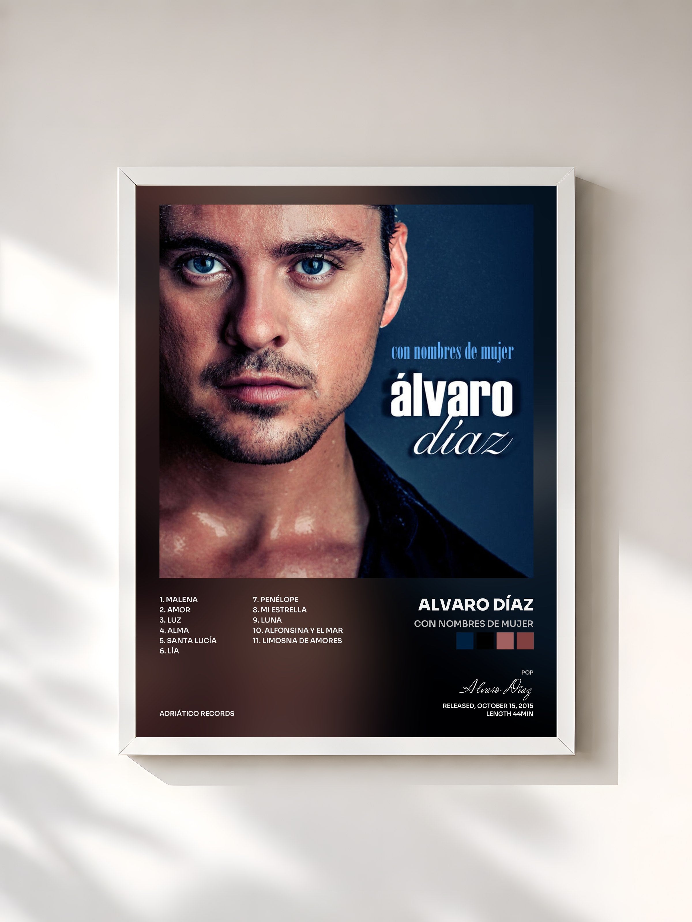 #blanc Tableau de l'album Con Nombres De Mujer de Alvaro Díaz, cadre blanc, imprimé et encadré en France