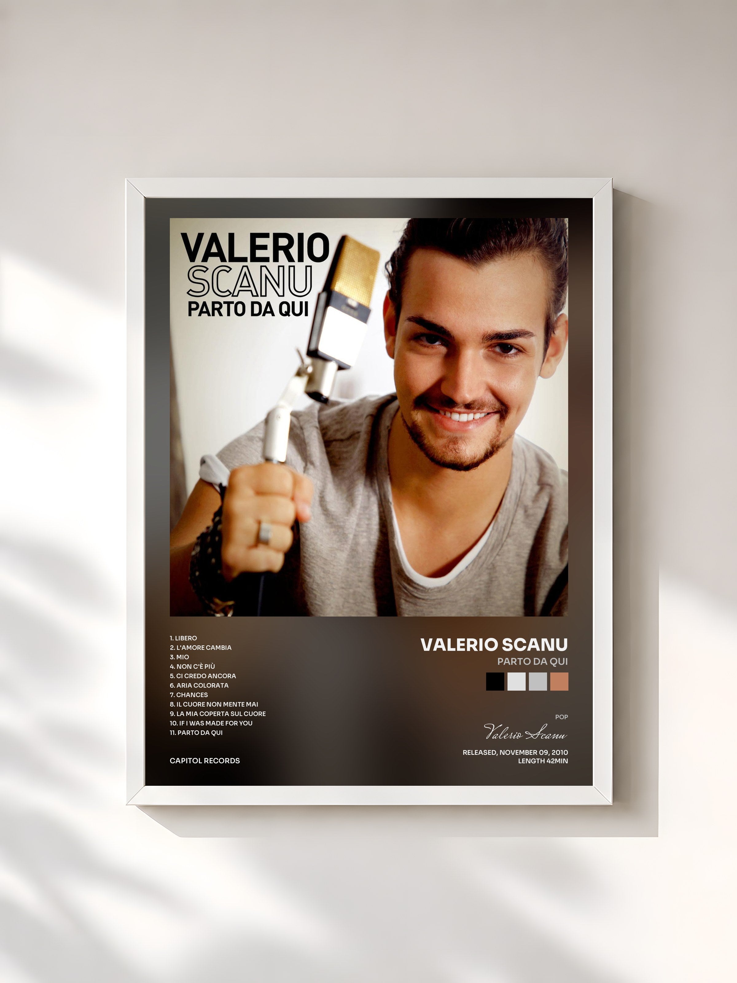 #blanc Tableau de l'album Parto Da Qui de Valerio Scanu, cadre blanc, imprimé et encadré en France