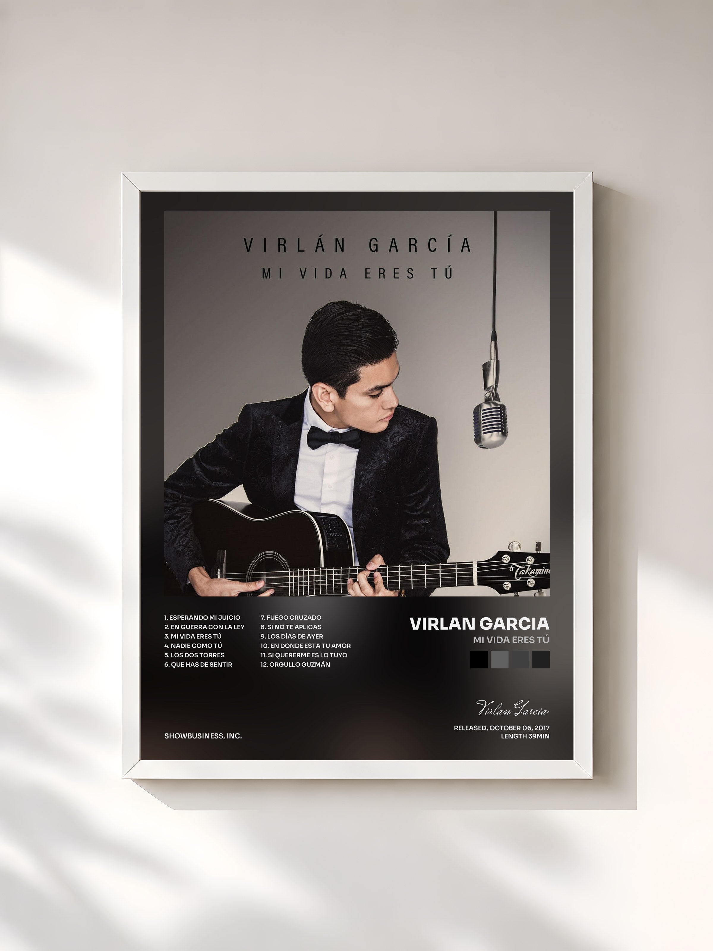 #blanc Tableau de l'album Mi Vida Eres Tú de Virlan Garcia, cadre blanc, imprimé et encadré en France