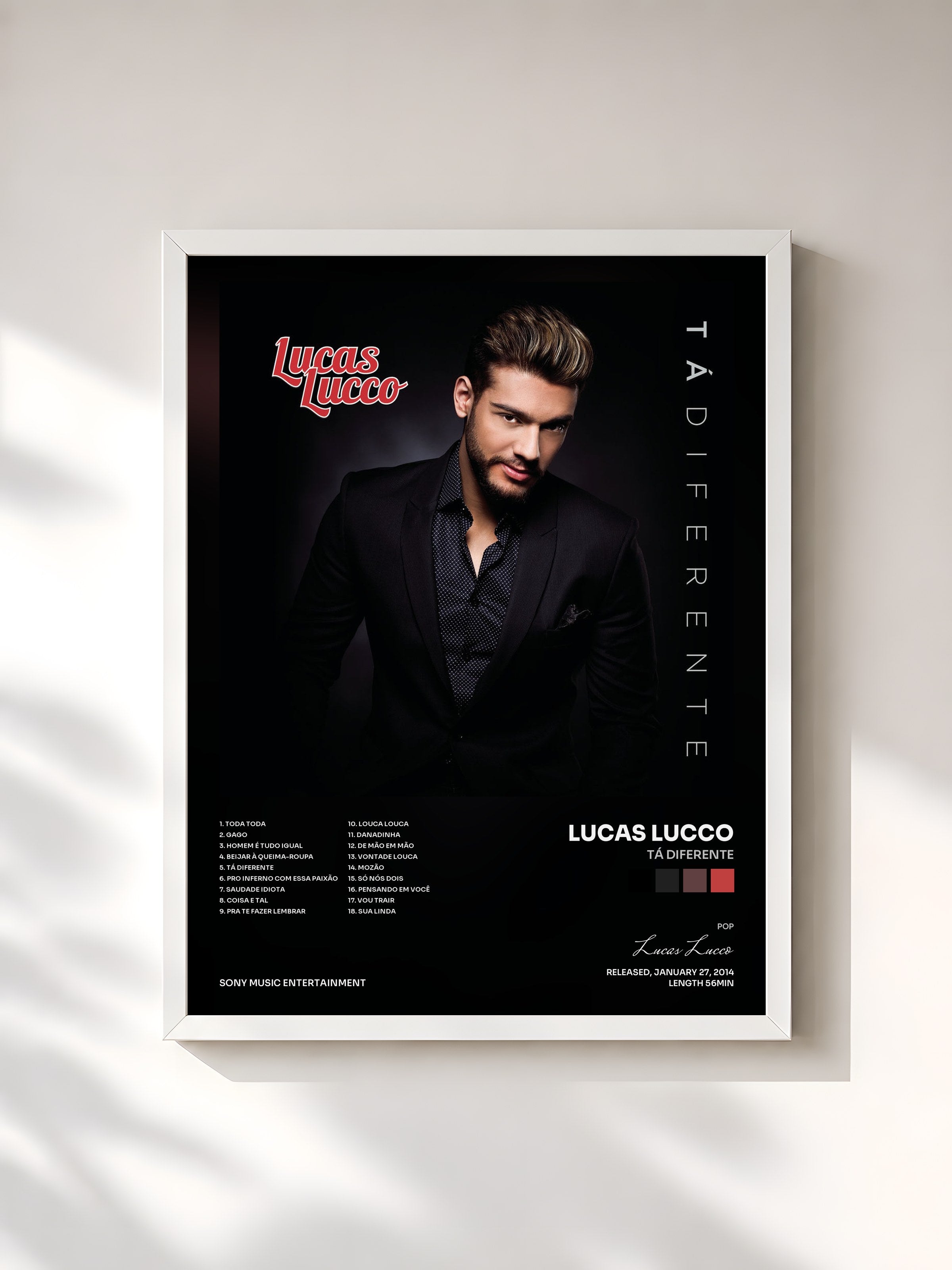 #blanc Tableau de l'album Tá Diferente de Lucas Lucco, cadre blanc, imprimé et encadré en France