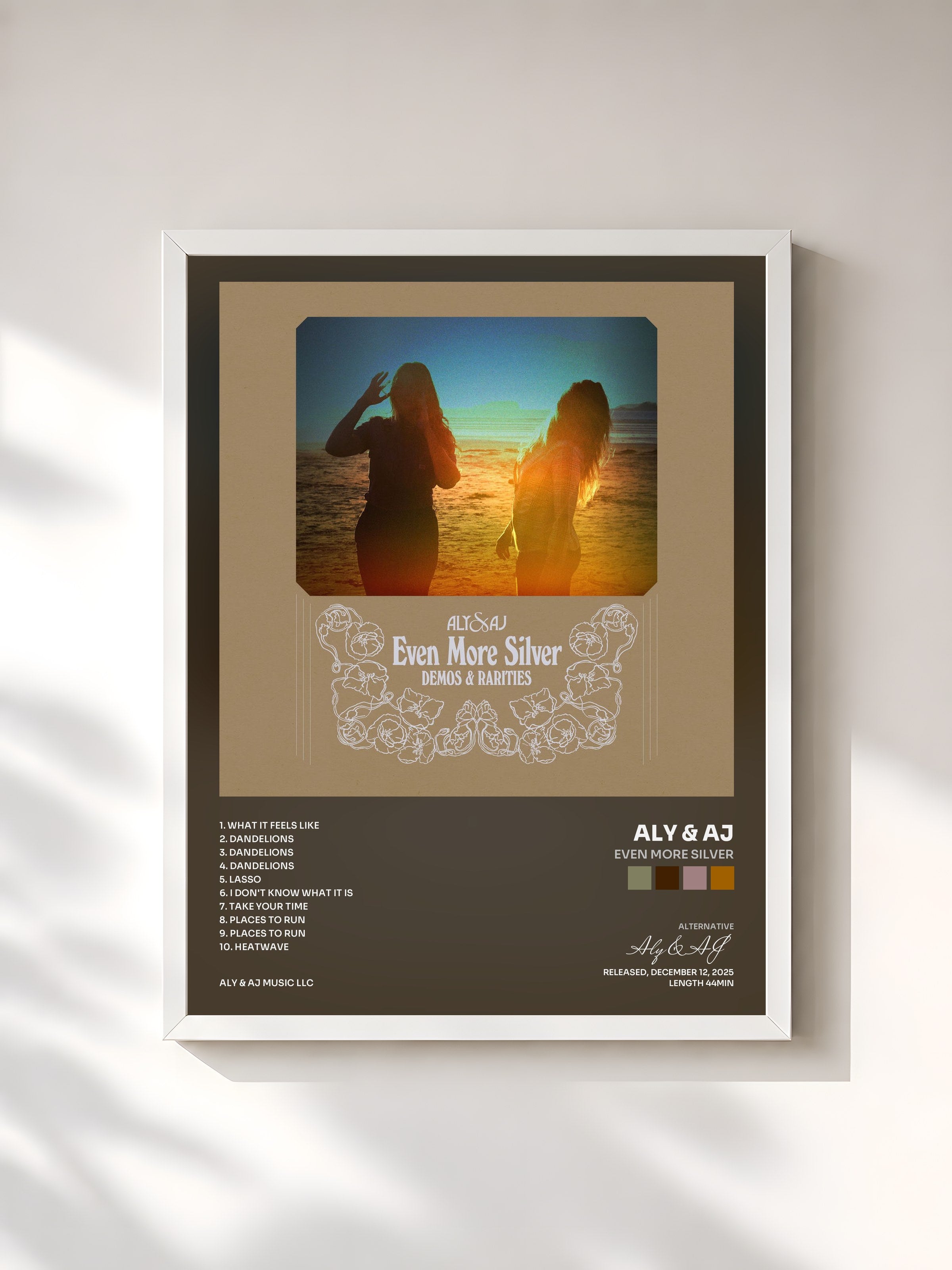 #blanc Tableau de l'album Even More Silver de Aly & AJ, cadre blanc, imprimé et encadré en France