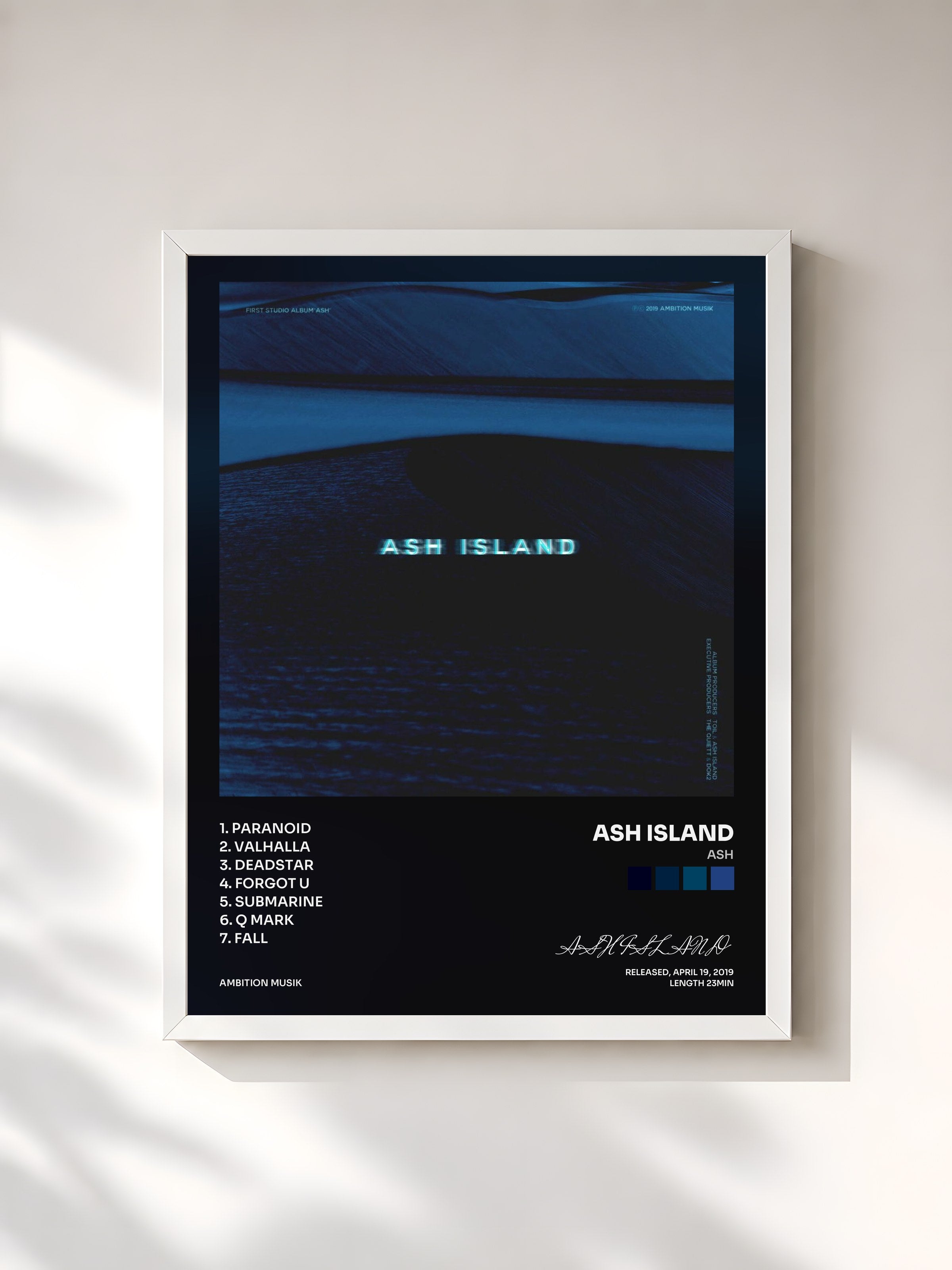 #blanc Tableau de l'album Ash de ASH ISLAND, cadre blanc, imprimé et encadré en France