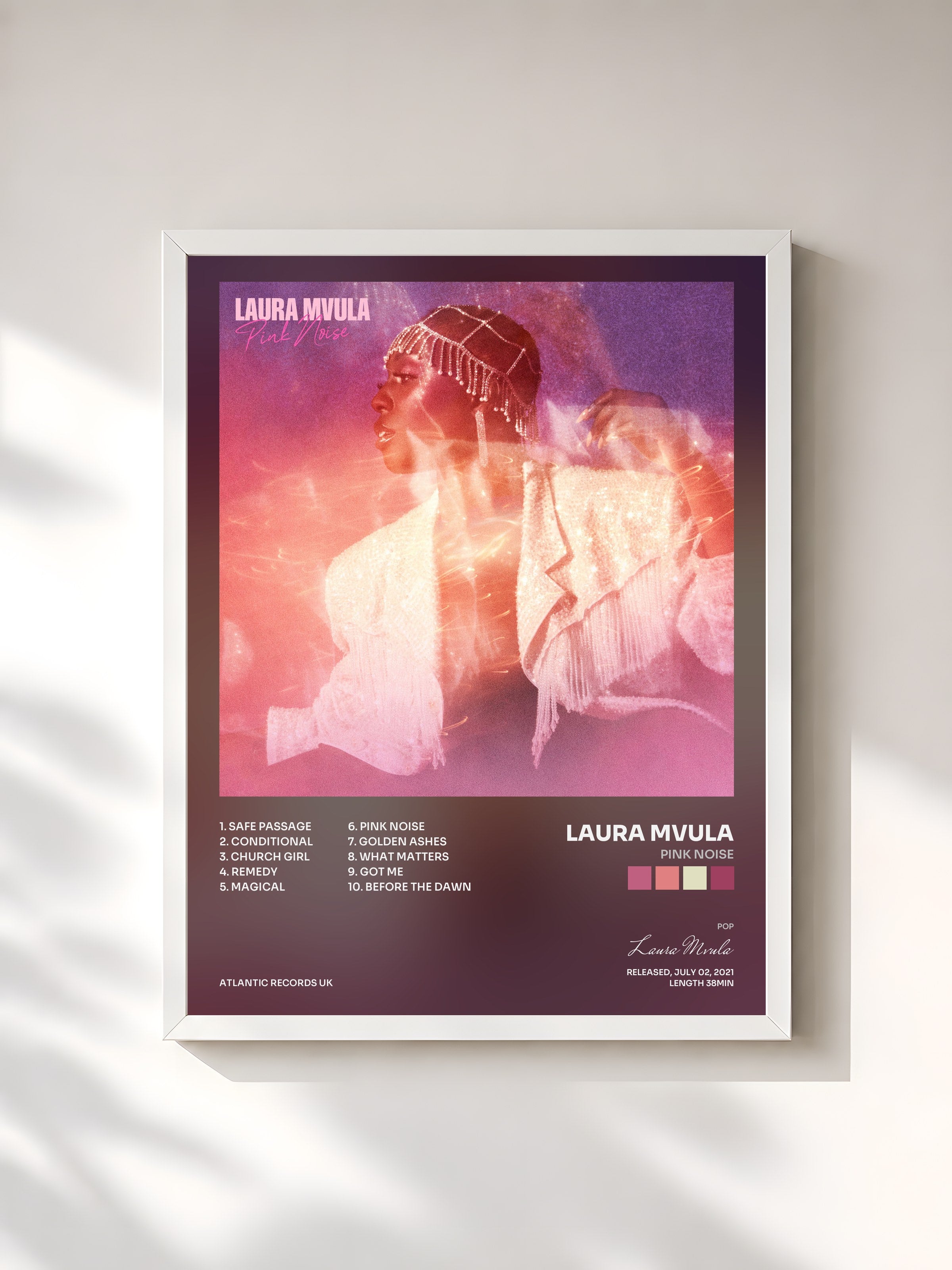 #blanc Tableau de l'album Pink Noise de Laura Mvula, cadre blanc, imprimé et encadré en France