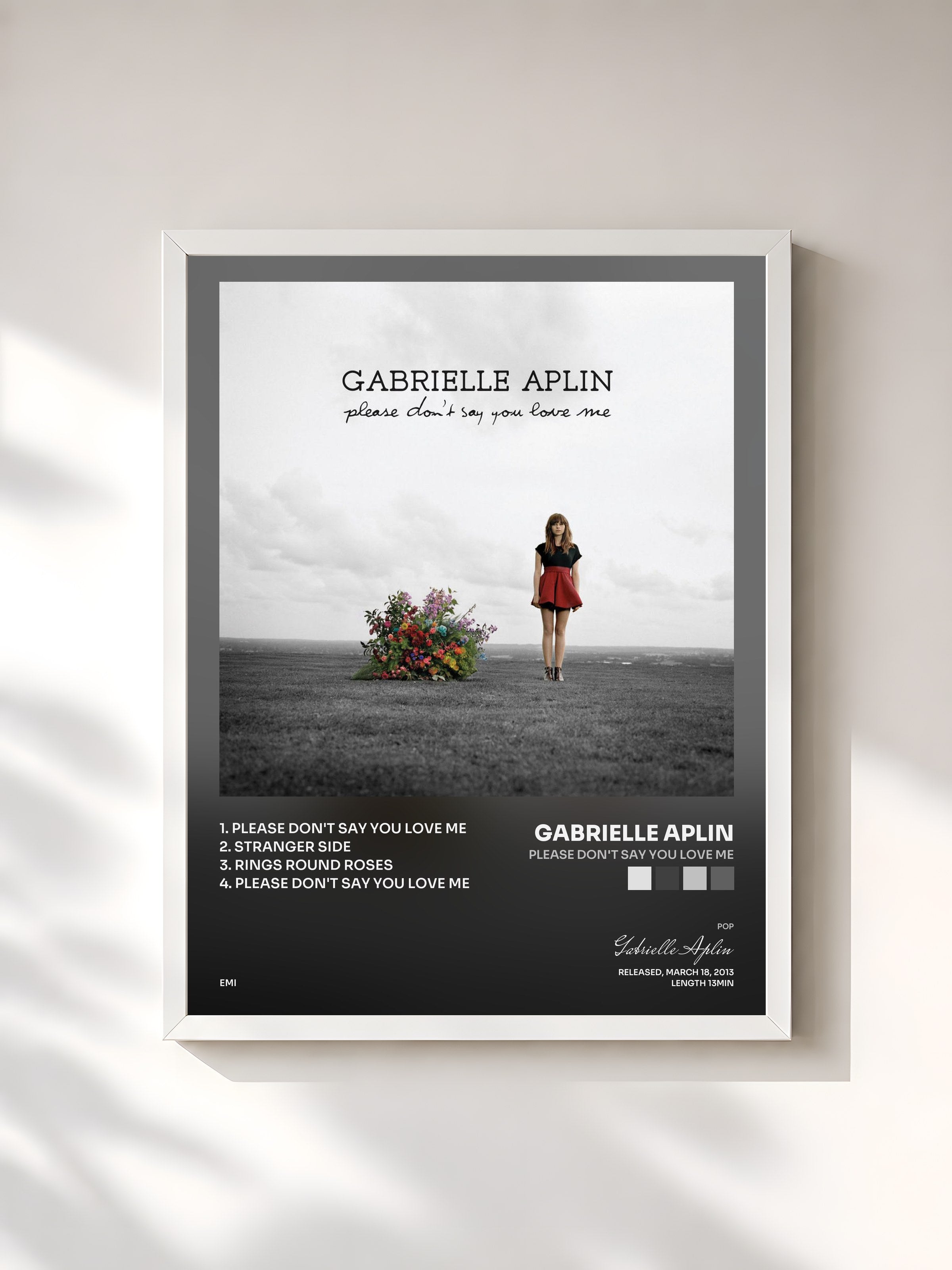 #blanc Tableau de l'album Please Don't Say You Love Me de Gabrielle Aplin, cadre blanc, imprimé et encadré en France