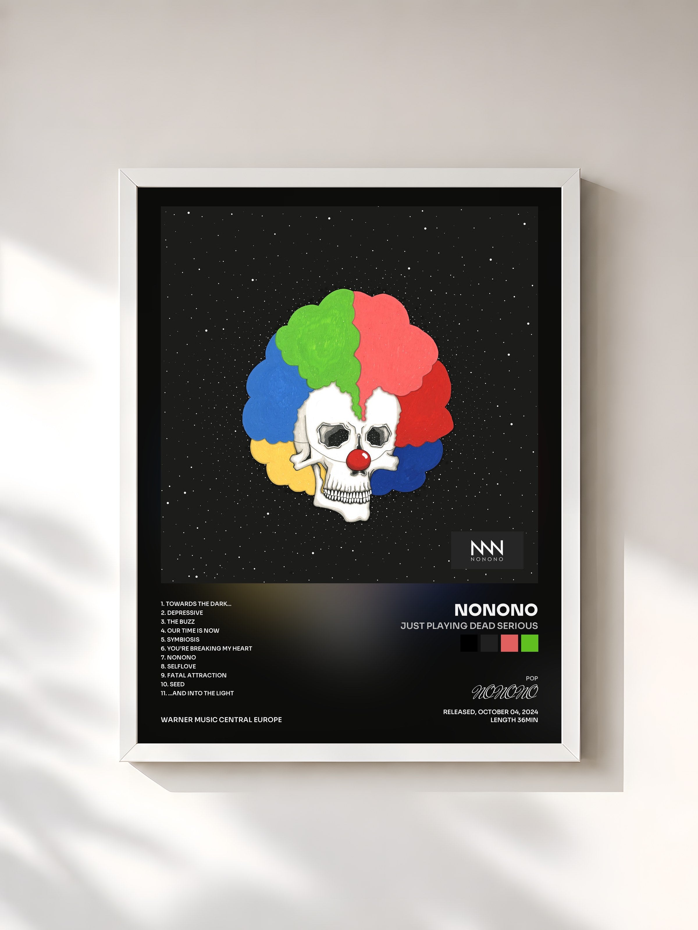 #blanc Tableau de l'album Just Playing Dead Serious de NONONO, cadre blanc, imprimé et encadré en France