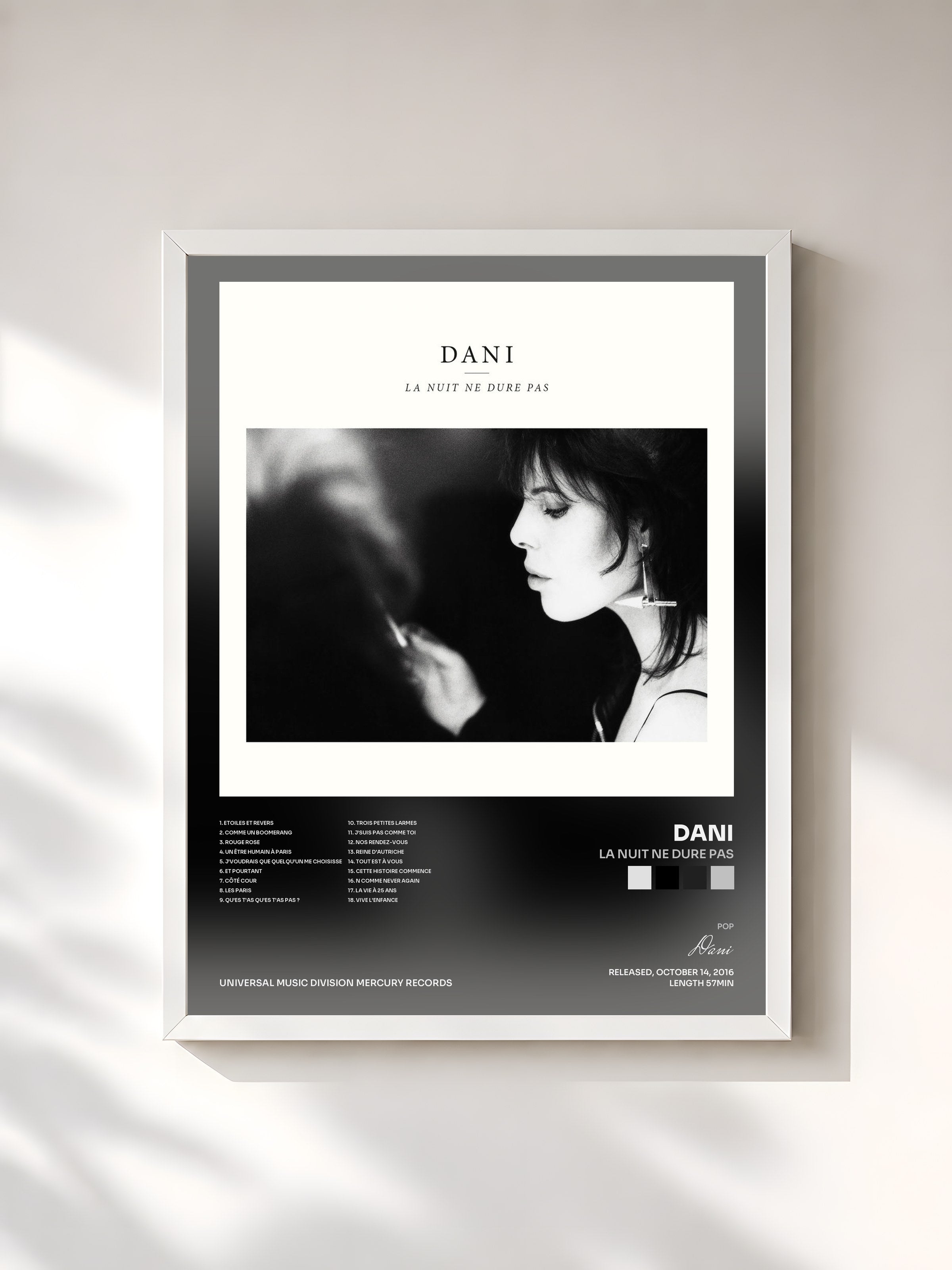 #blanc Tableau de l'album La nuit ne dure pas de Dani, cadre blanc, imprimé et encadré en France