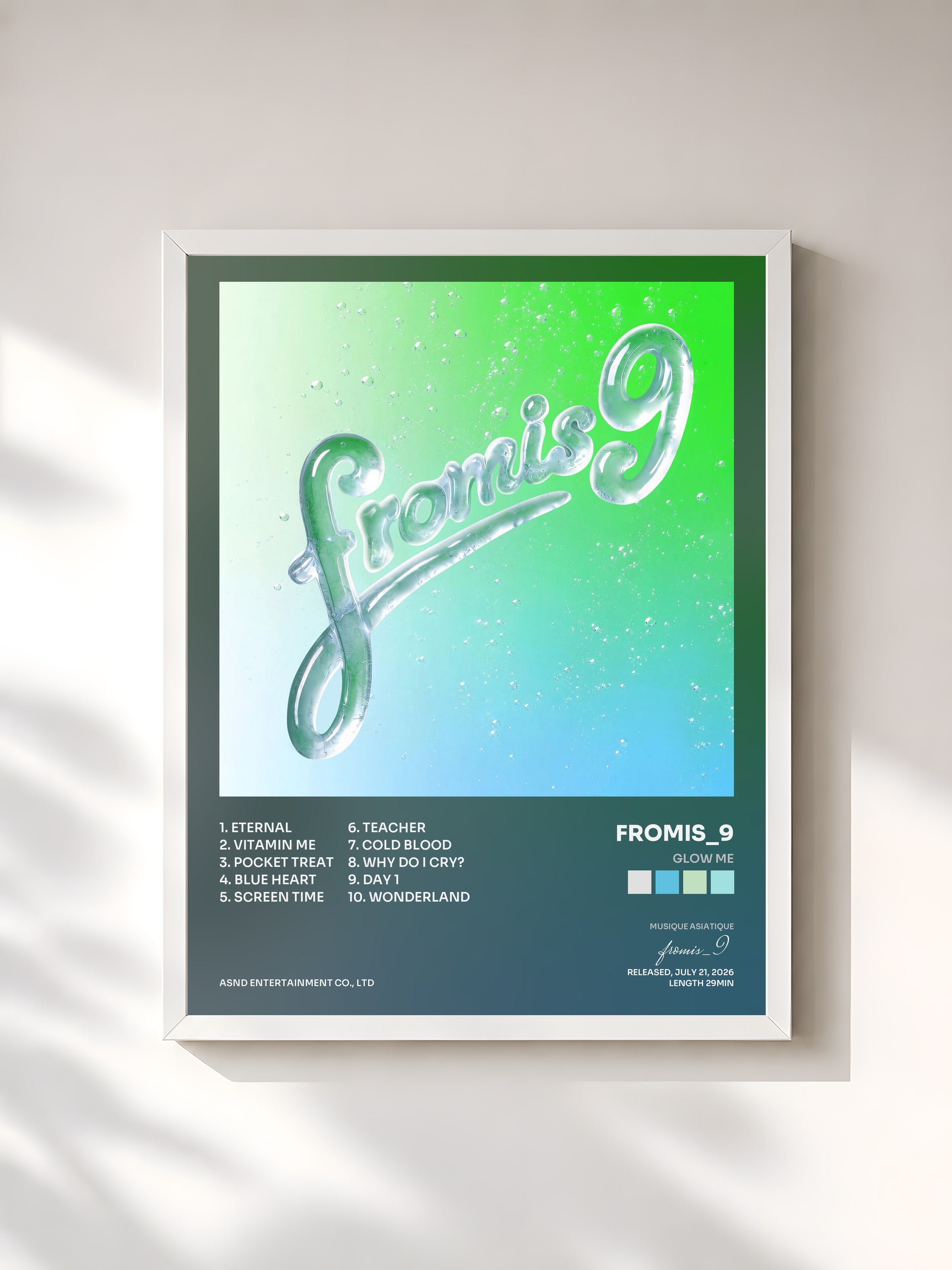 #blanc Tableau de l'album Glow ME de fromis_9, cadre blanc, imprimé et encadré en France