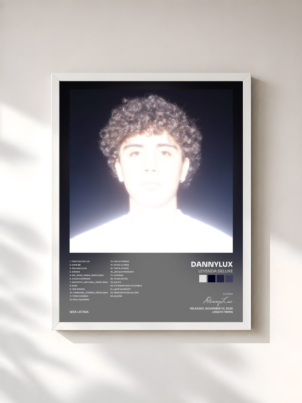 #blanc LEYENDA DELUXE von DannyLux als gerahmter Kunstdruck, weißer Rahmen, gedruckt und gerahmt in Frankreich