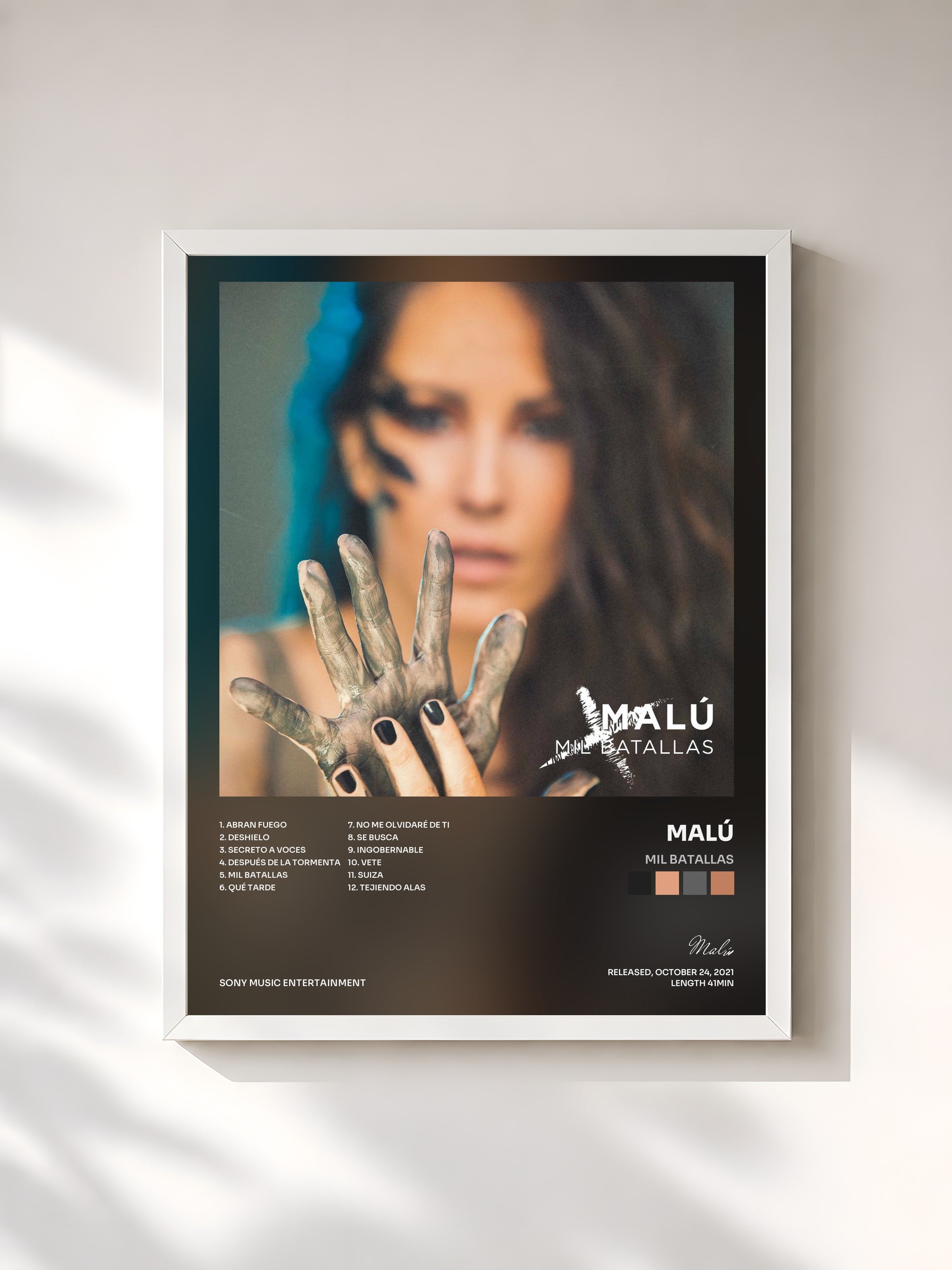 #blanc Tableau de l'album Mil Batallas de Malú, cadre blanc, imprimé et encadré en France