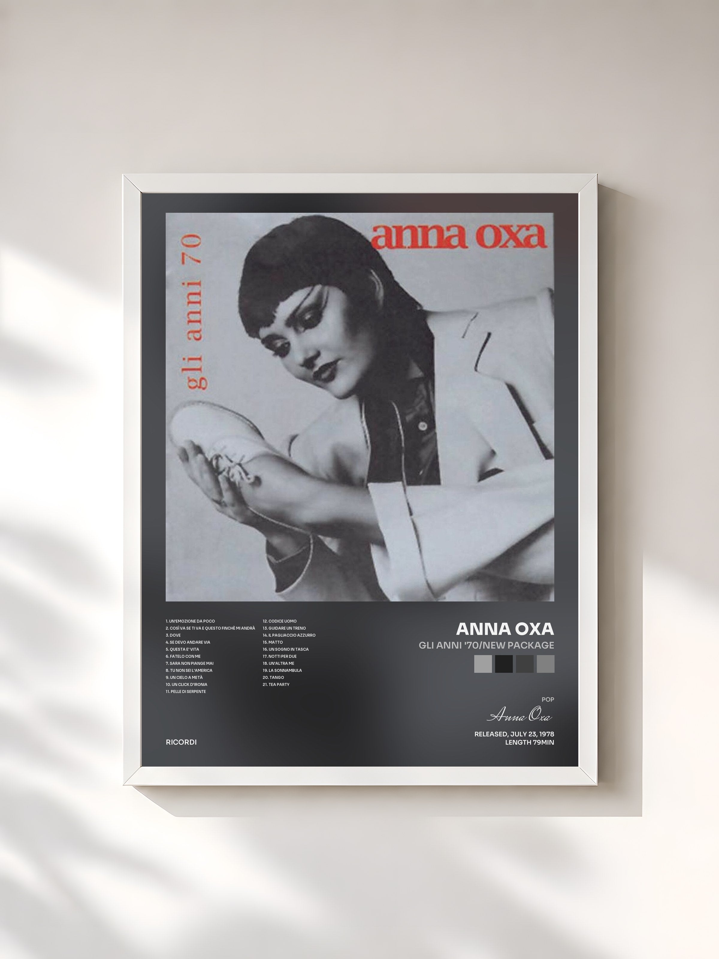 #blanc Tableau de l'album Gli Anni '70/New Package de Anna Oxa, cadre blanc, imprimé et encadré en France