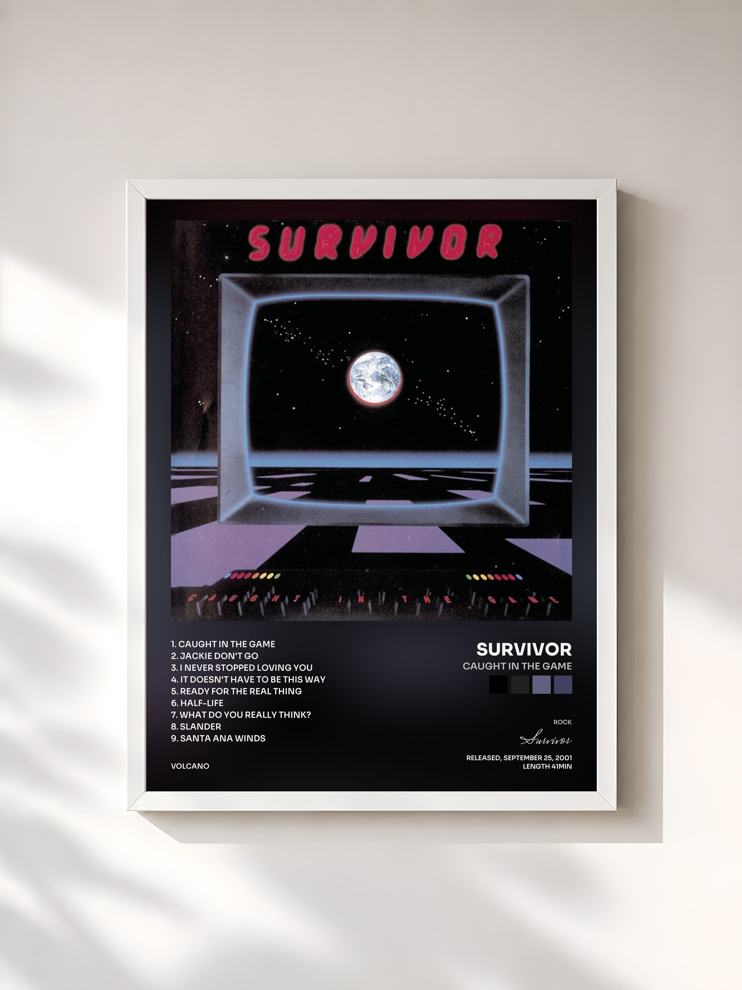 #blanc Tableau de l'album Caught in the Game de Survivor, cadre blanc, imprimé et encadré en France