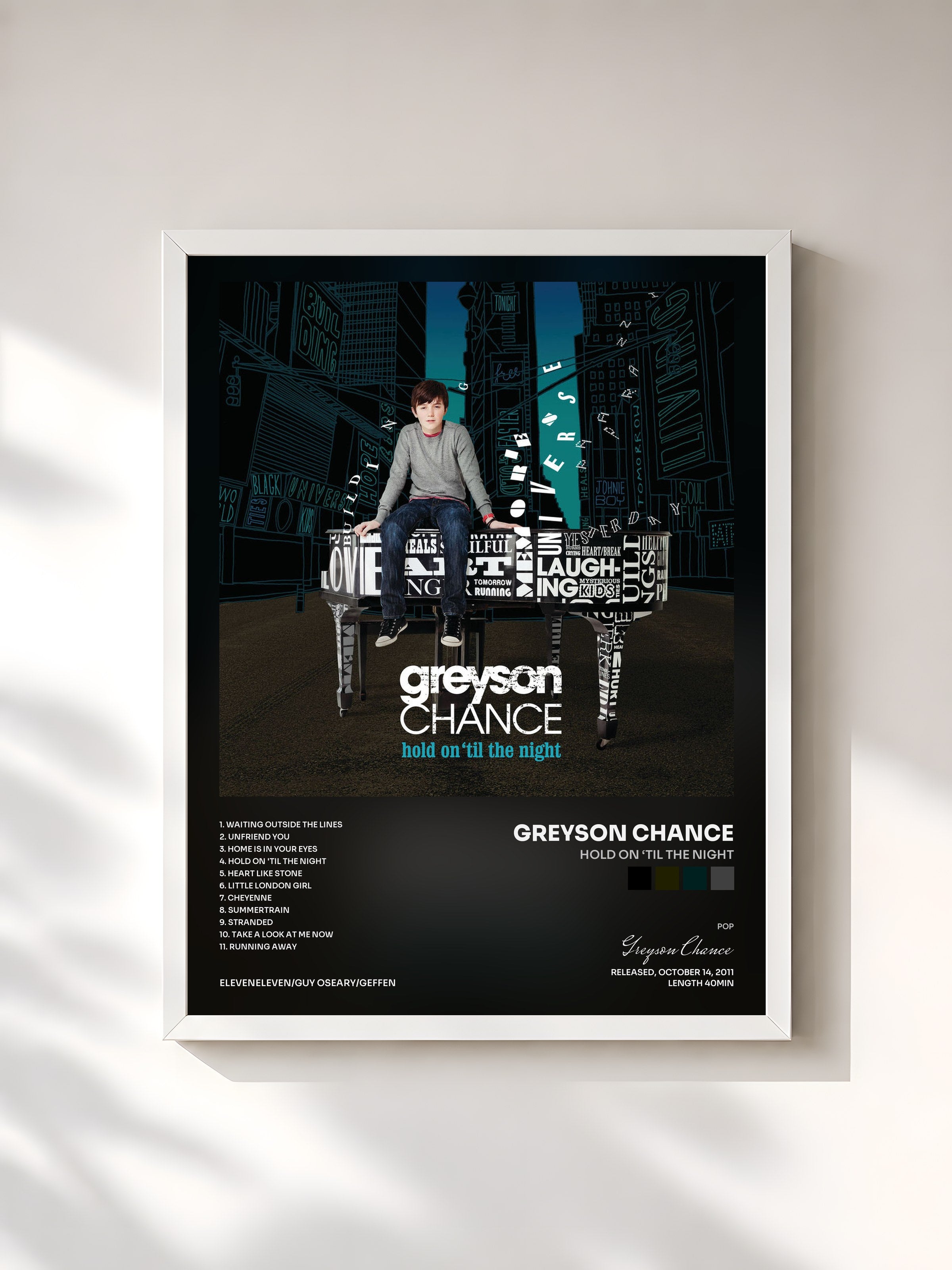 #blanc Tableau de l'album Hold On ‘Til The Night de Greyson Chance, cadre blanc, imprimé et encadré en France