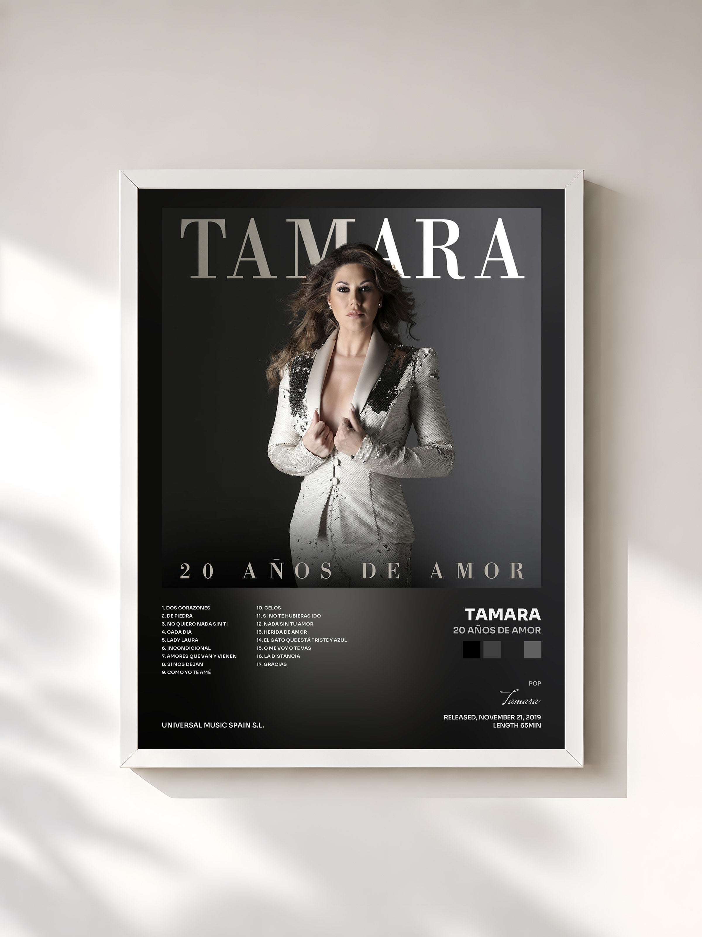 #blanc Tableau de l'album 20 Años De Amor de Tamara, cadre blanc, imprimé et encadré en France