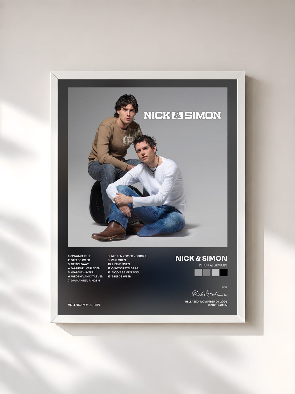 #blanc Nick & Simon di Nick & Simon in stampa incorniciata, cornice bianca, stampata e incorniciata in Francia