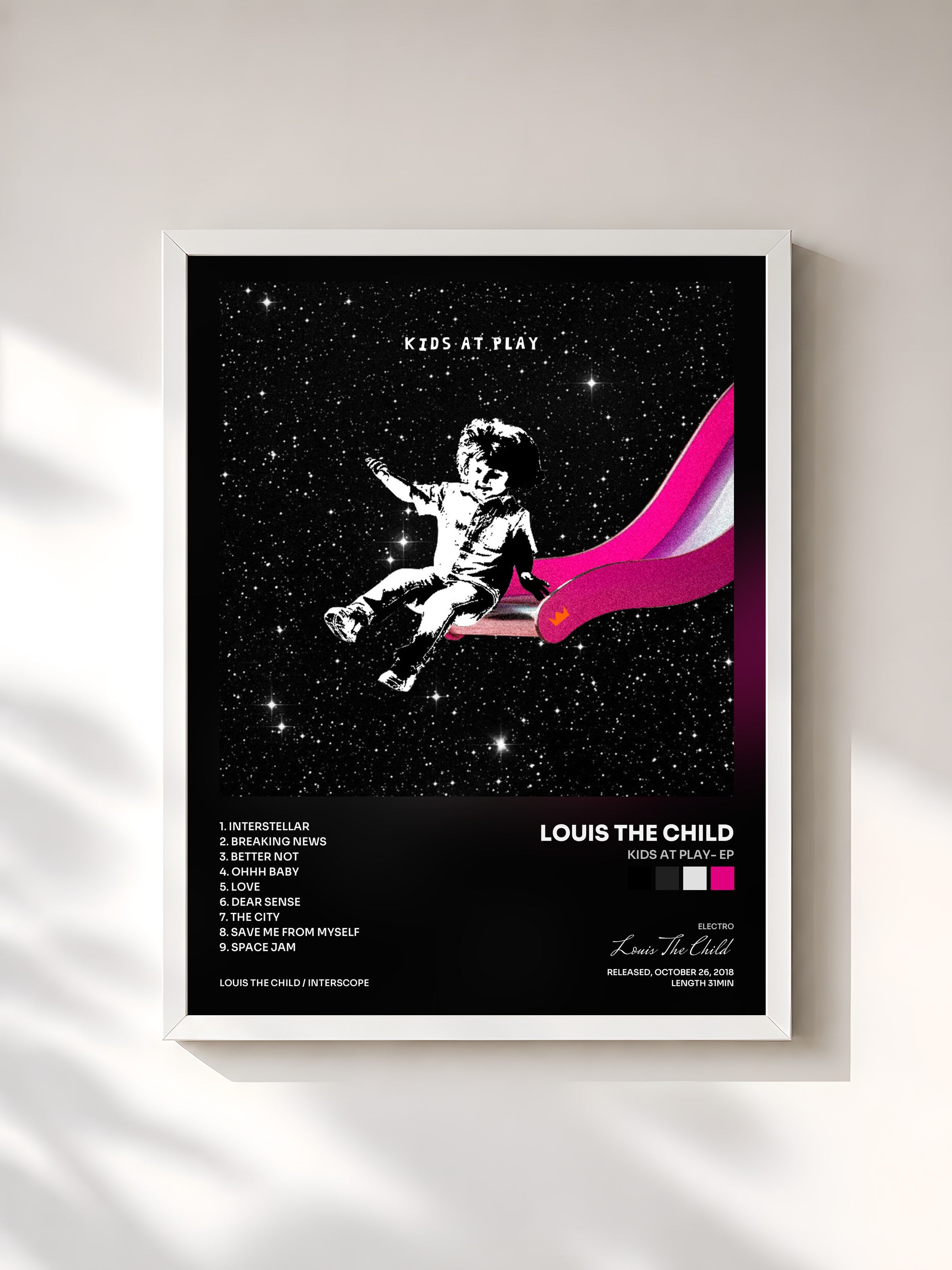 #blanc Tableau de l'album Kids At Play- EP de Louis The Child, cadre blanc, imprimé et encadré en France