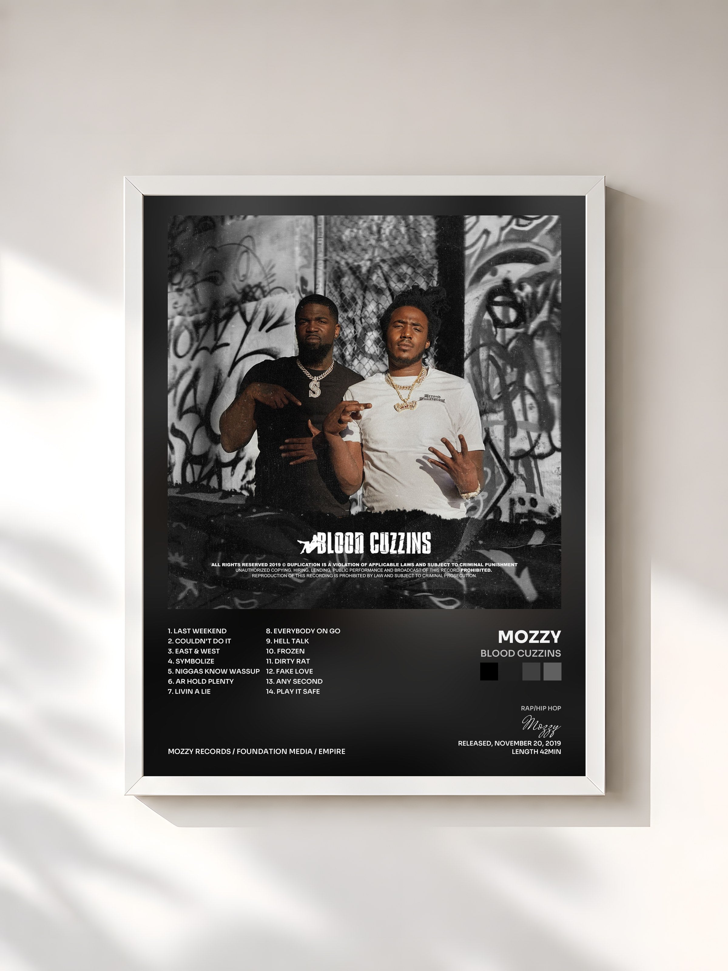 #blanc Tableau de l'album Blood Cuzzins de Mozzy, cadre blanc, imprimé et encadré en France