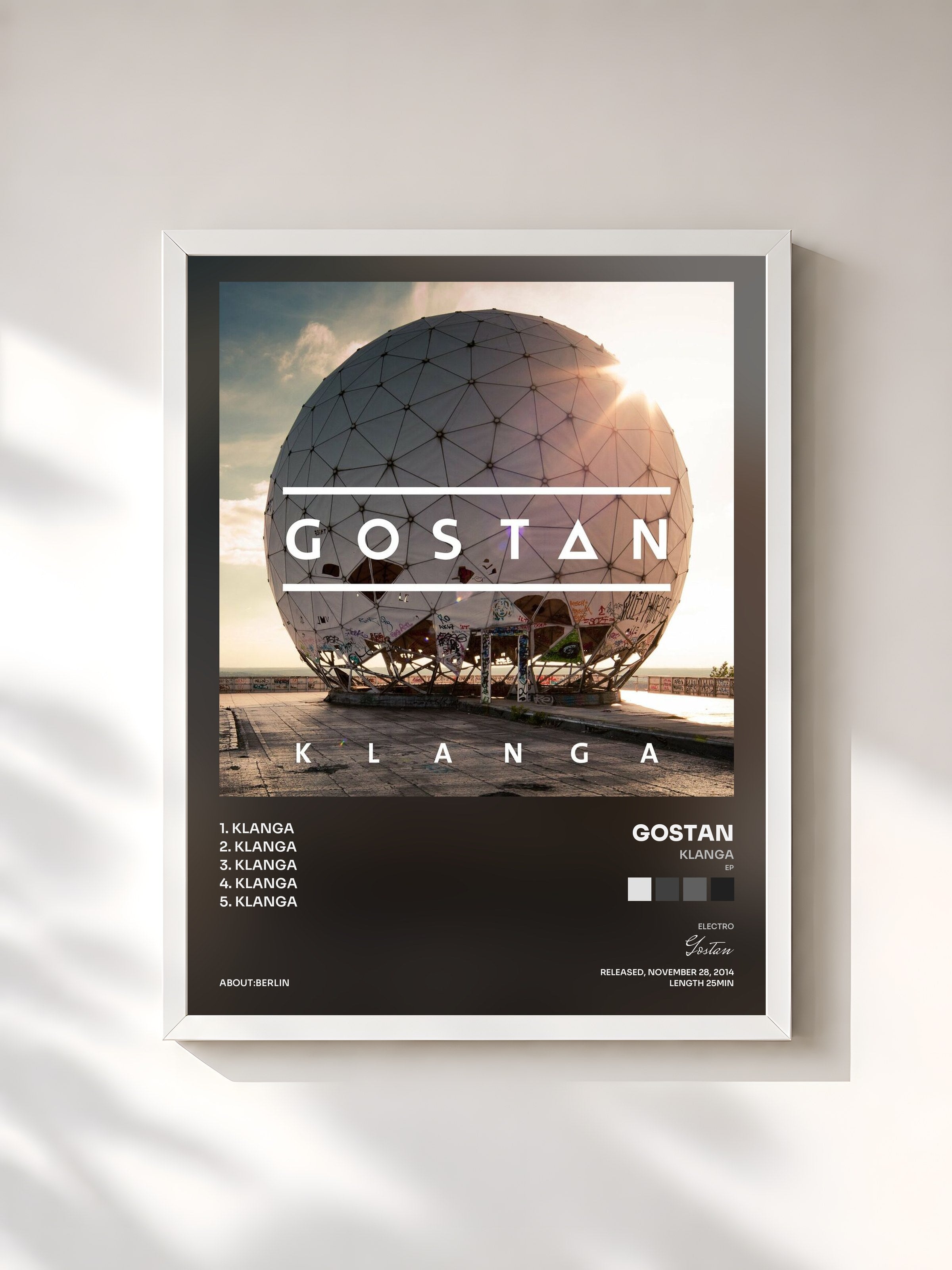 #blanc Tableau de l'album Klanga (EP) de Gostan, cadre blanc, imprimé et encadré en France