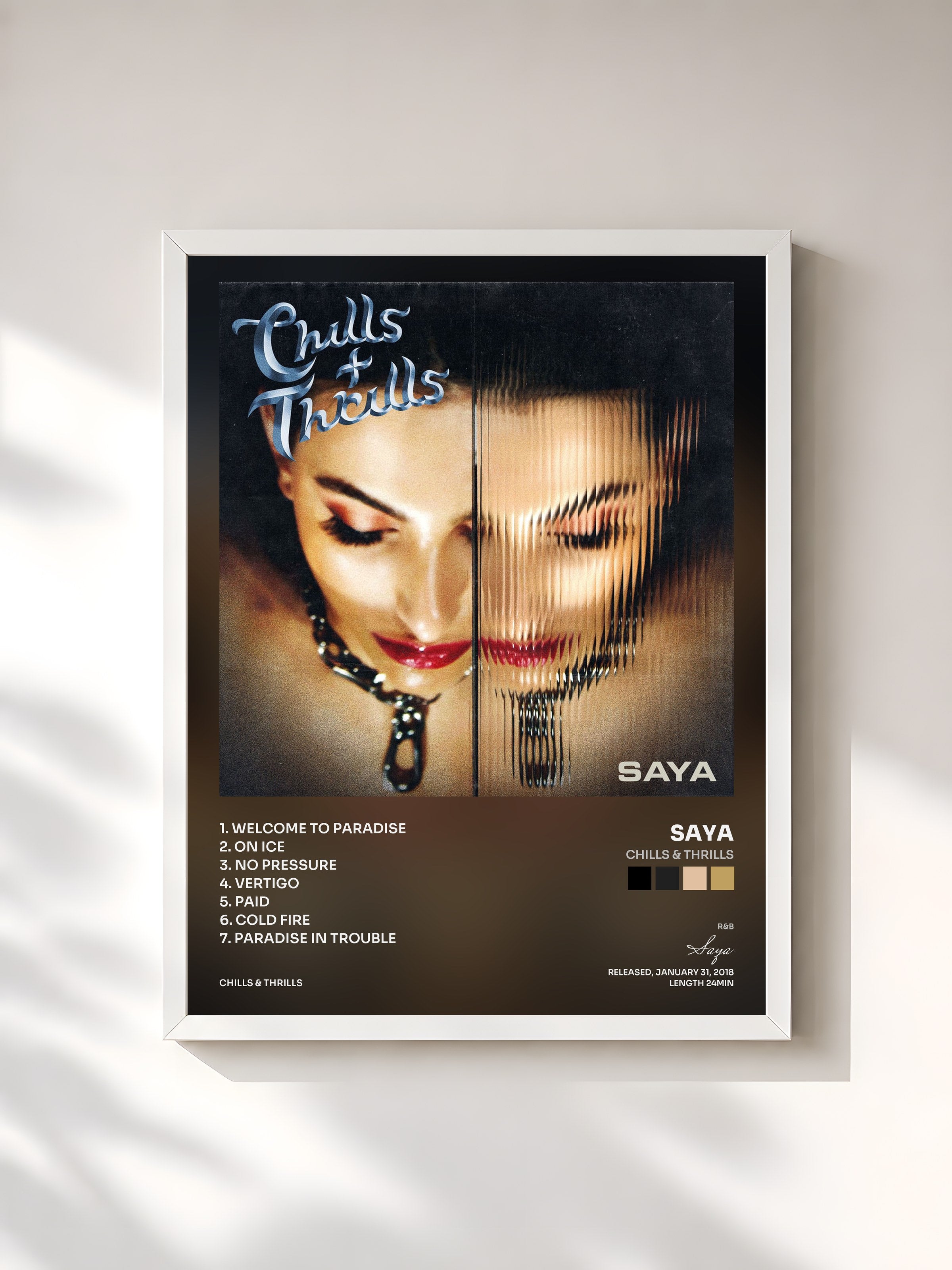#blanc Tableau de l'album Chills & Thrills de Saya, cadre blanc, imprimé et encadré en France