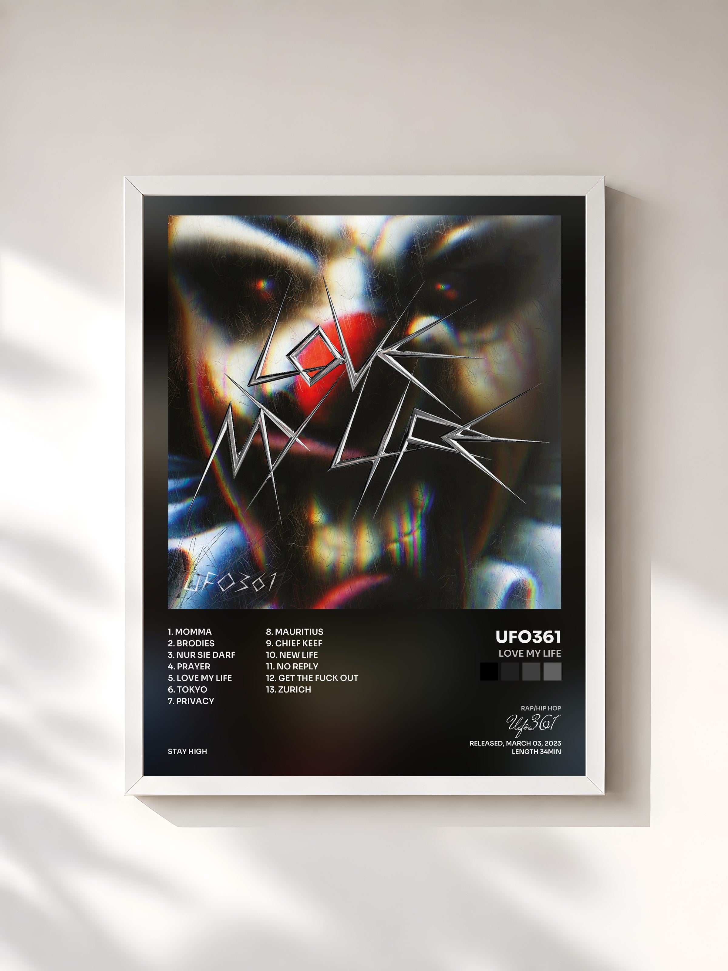 #blanc Tableau de l'album LOVE MY LIFE de Ufo361, cadre blanc, imprimé et encadré en France