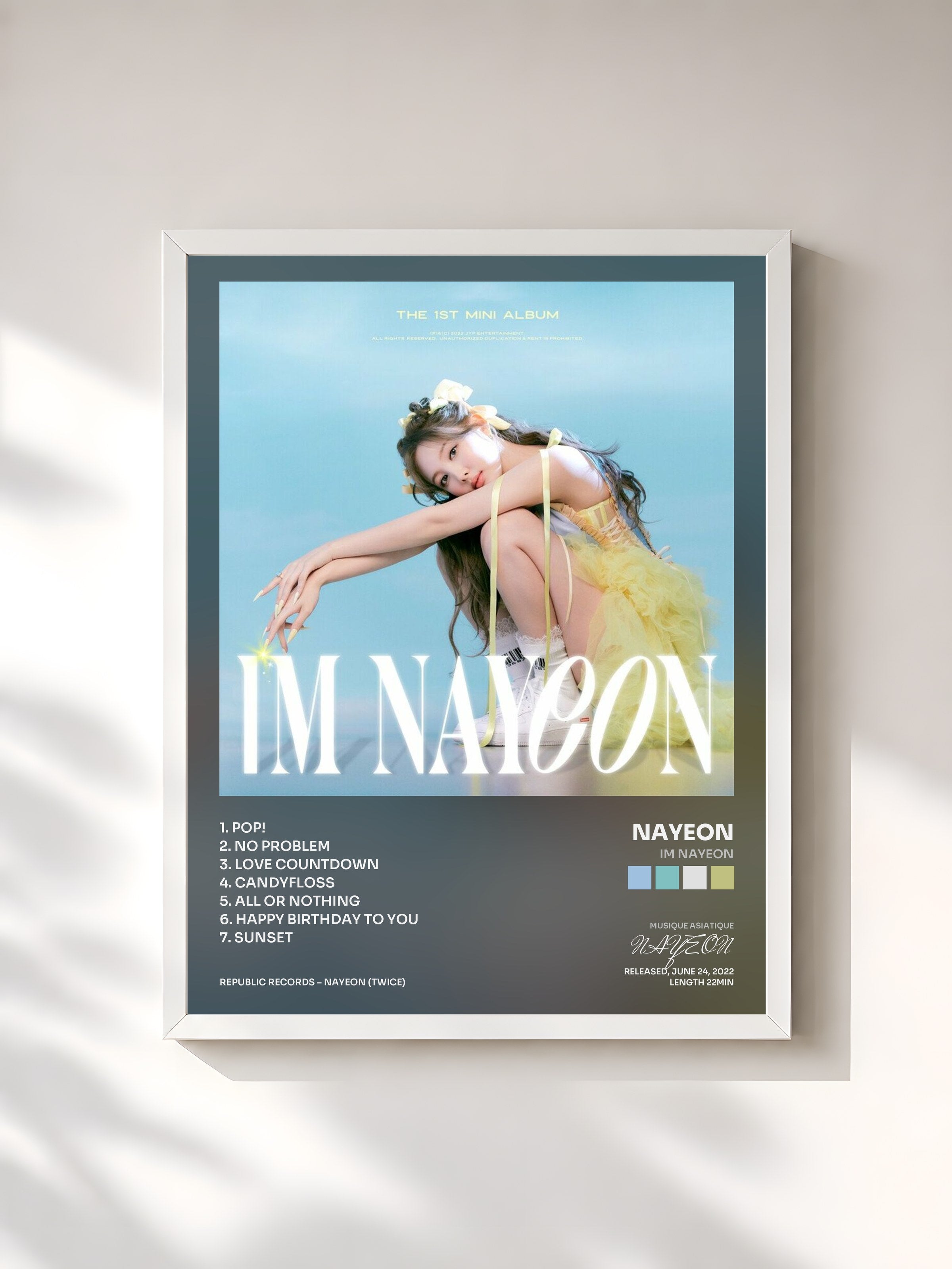 #blanc Tableau de l'album IM NAYEON de NAYEON, cadre blanc, imprimé et encadré en France