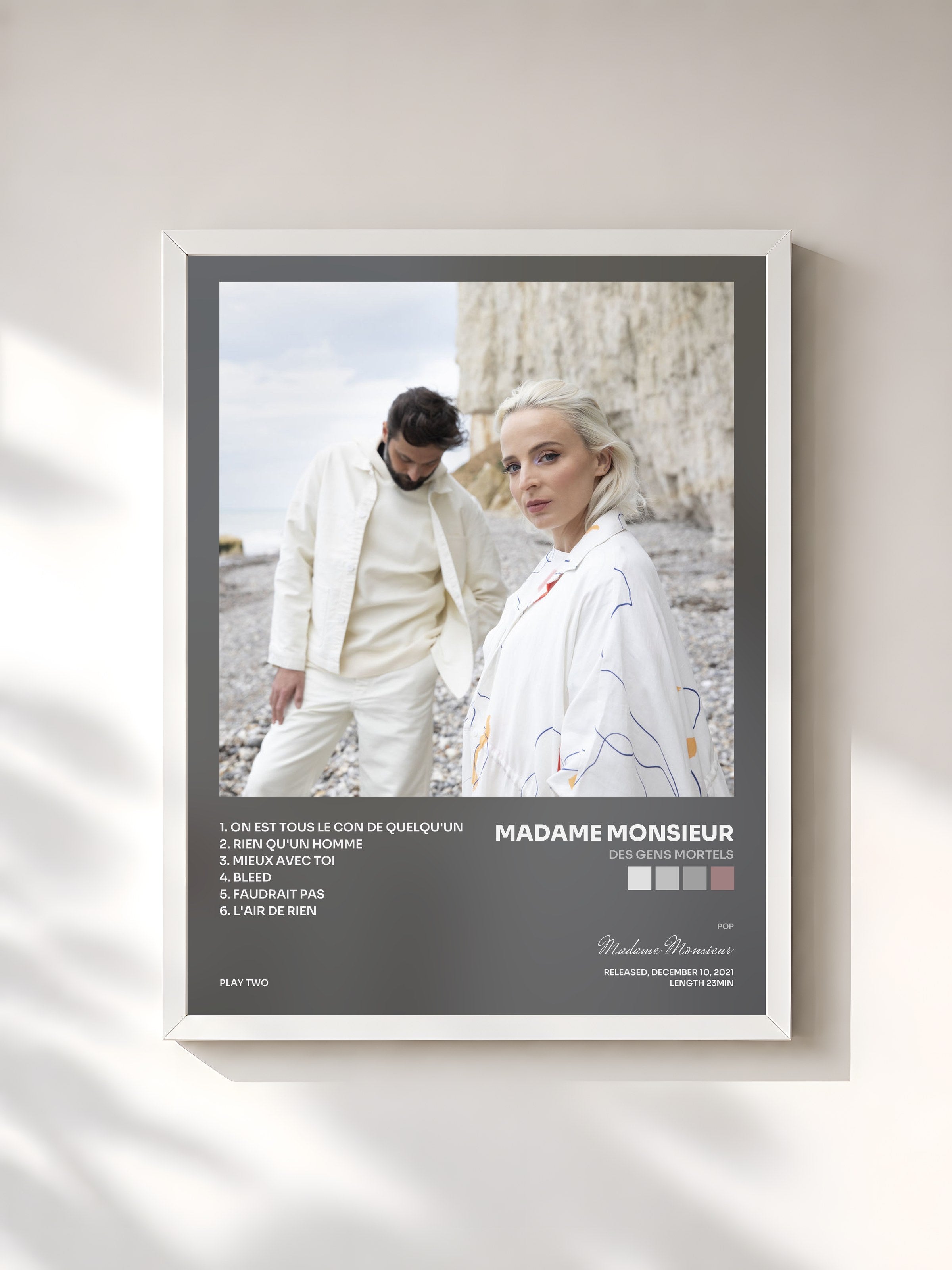 #blanc Tableau de l'album Des gens mortels de Madame Monsieur, cadre blanc, imprimé et encadré en France