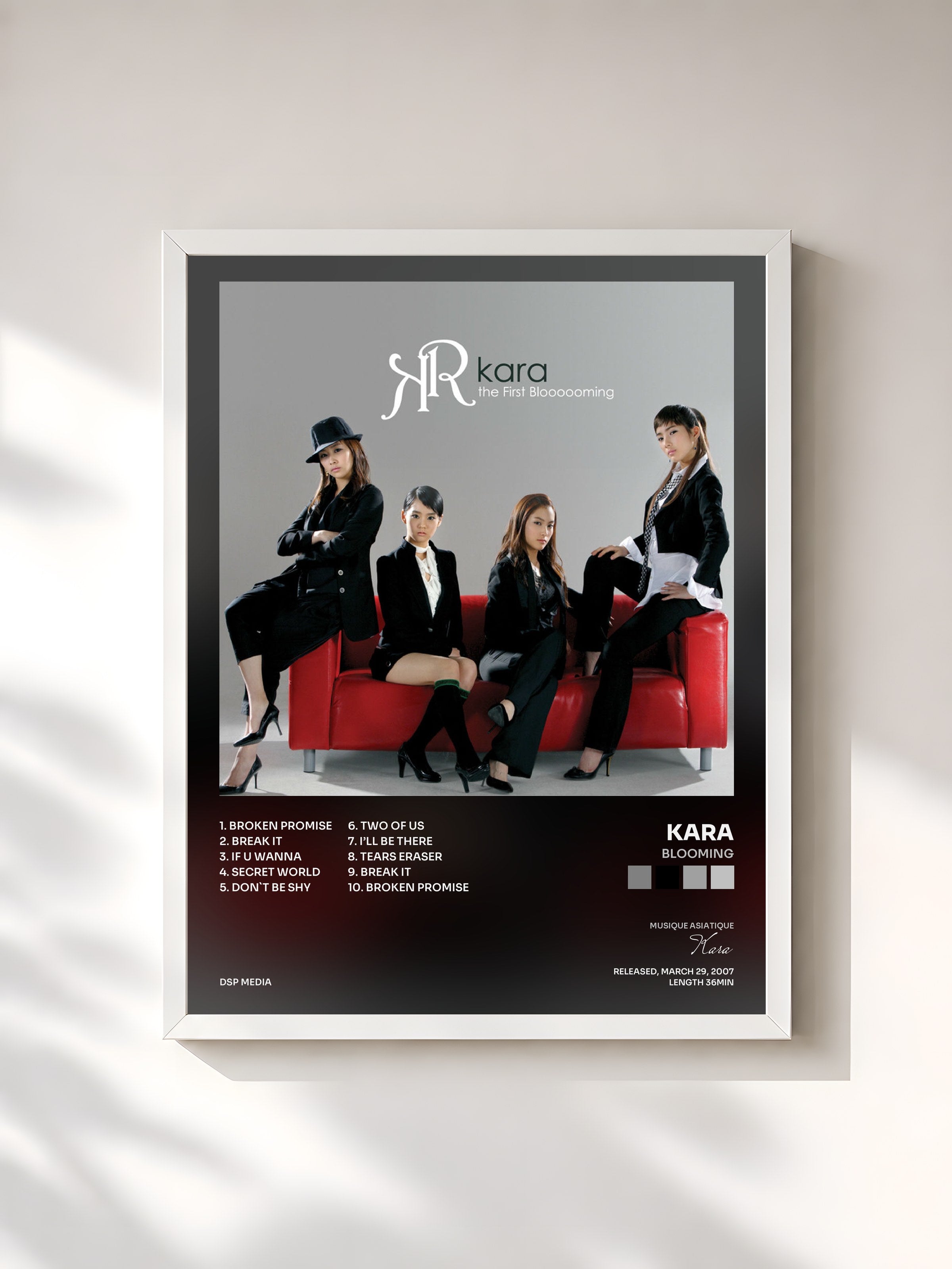 #blanc Tableau de l'album Blooming de Kara, cadre blanc, imprimé et encadré en France