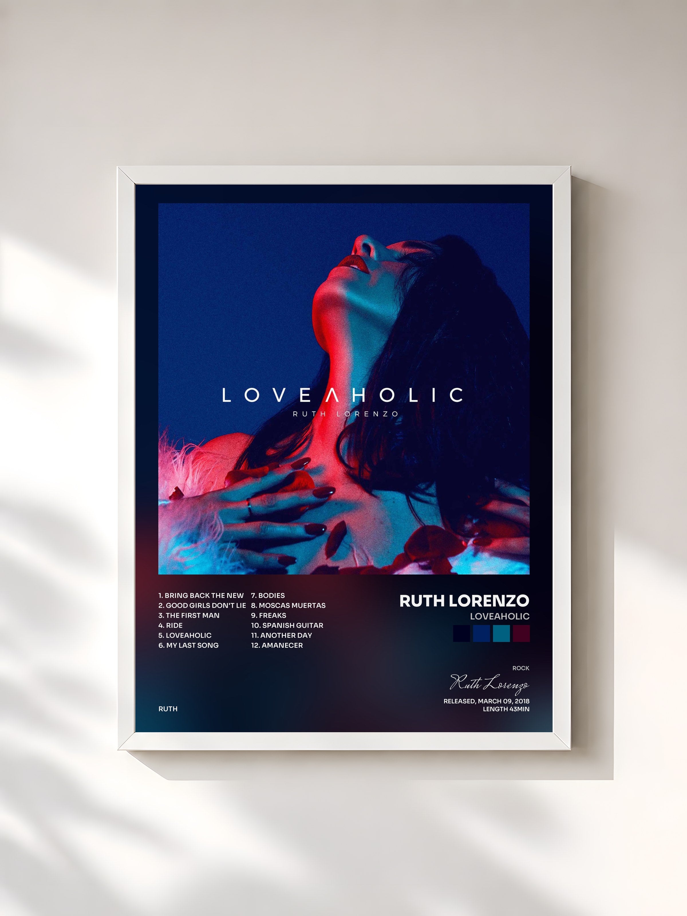 #blanc Tableau de l'album Loveaholic de Ruth Lorenzo, cadre blanc, imprimé et encadré en France